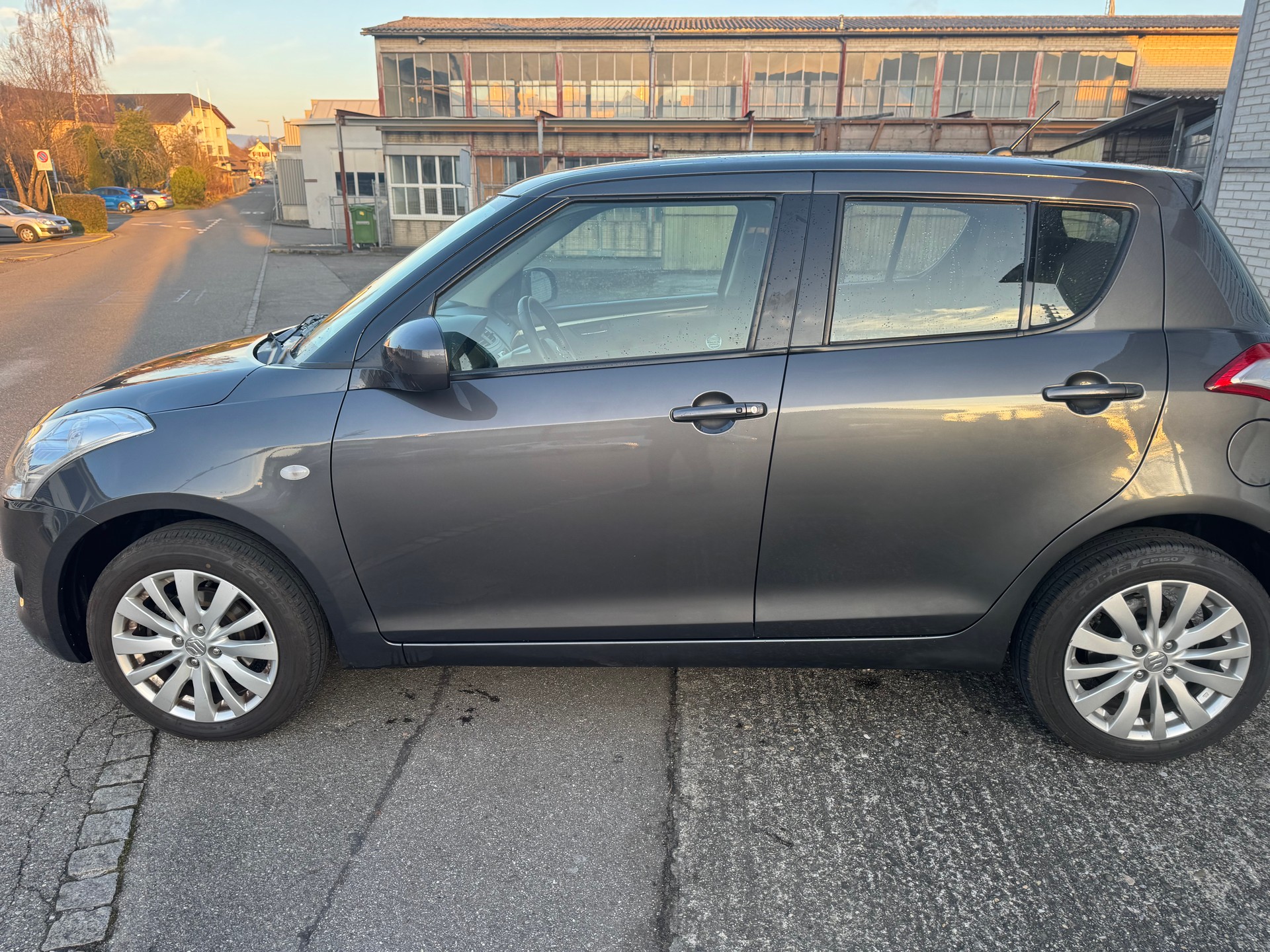 SUZUKI Swift 1.2i 16V GL Top 4x4-image-2