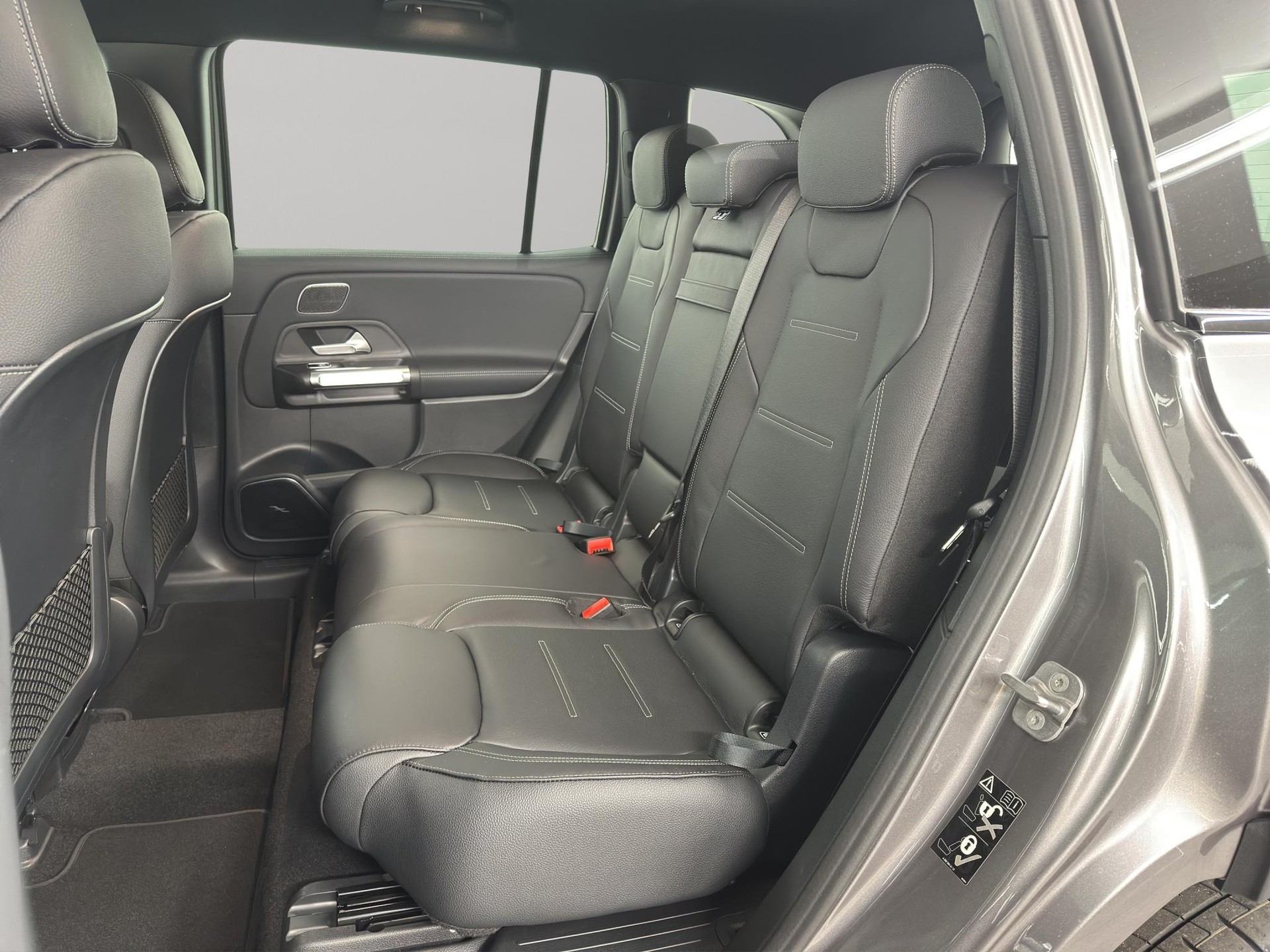 MERCEDES-BENZ EQB 350 Excellence AMG Line 4matic-image-6