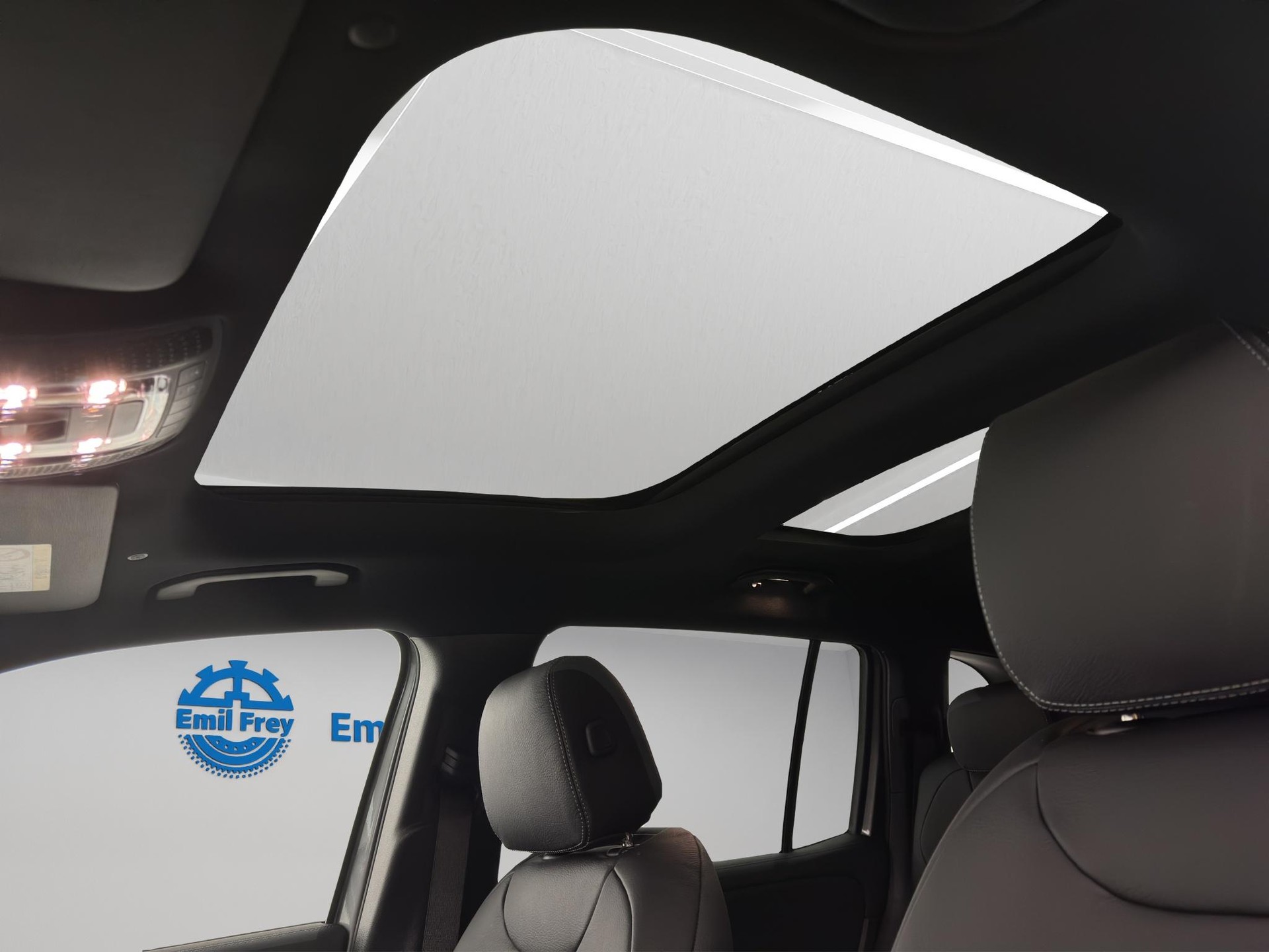 MERCEDES-BENZ EQB 350 Excellence AMG Line 4matic-image-4