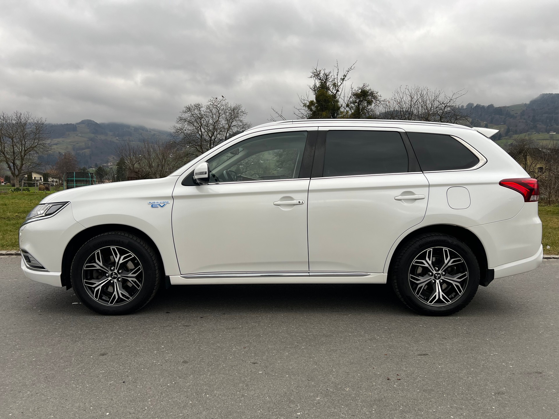 MITSUBISHI Outlander 2.4 PHEV Style 4WD Automatic (CHF 256.15/Monat)-image-2