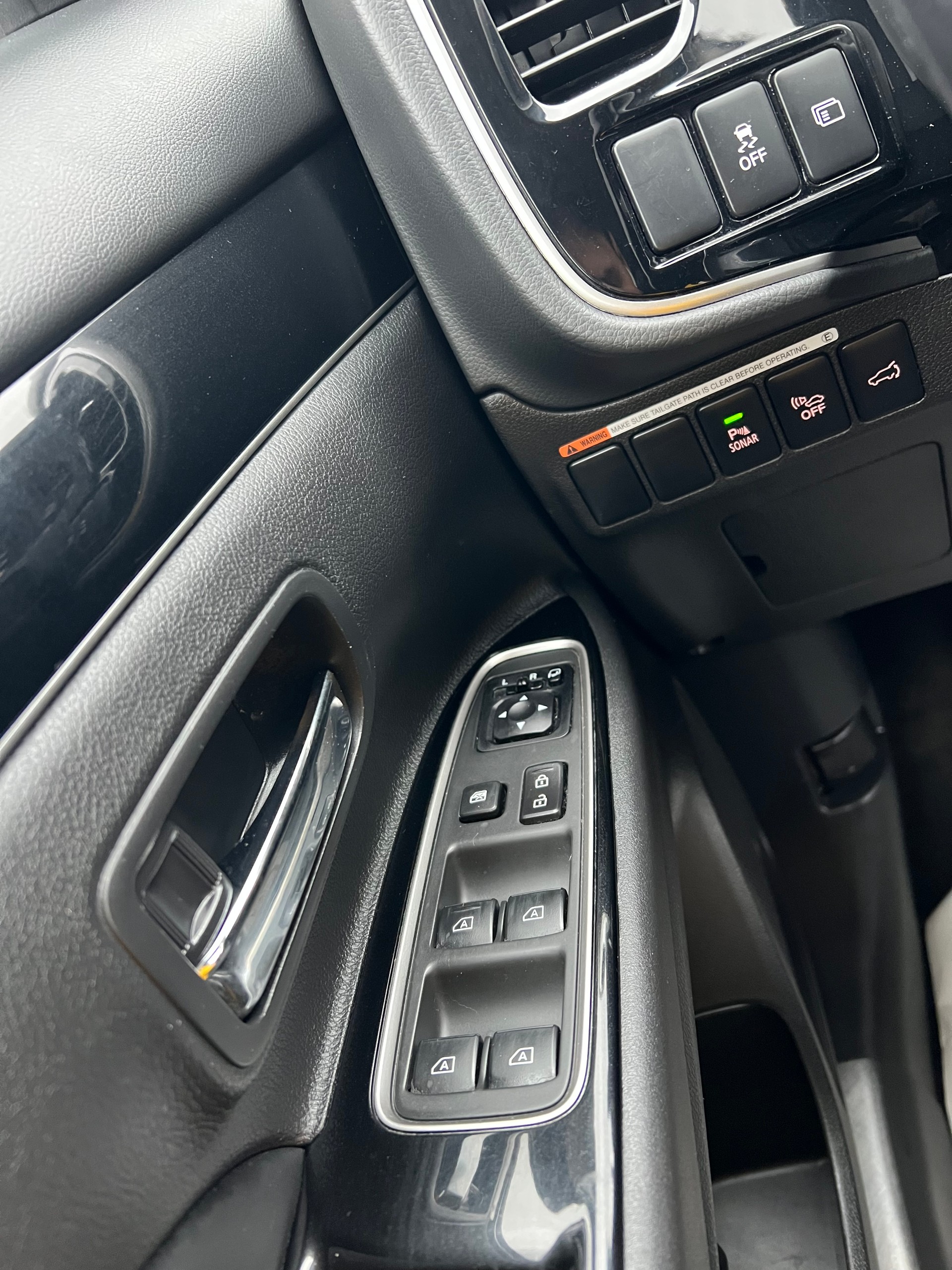 MITSUBISHI Outlander 2.4 PHEV Style 4WD Automatic (CHF 256.15/Monat)-image-13