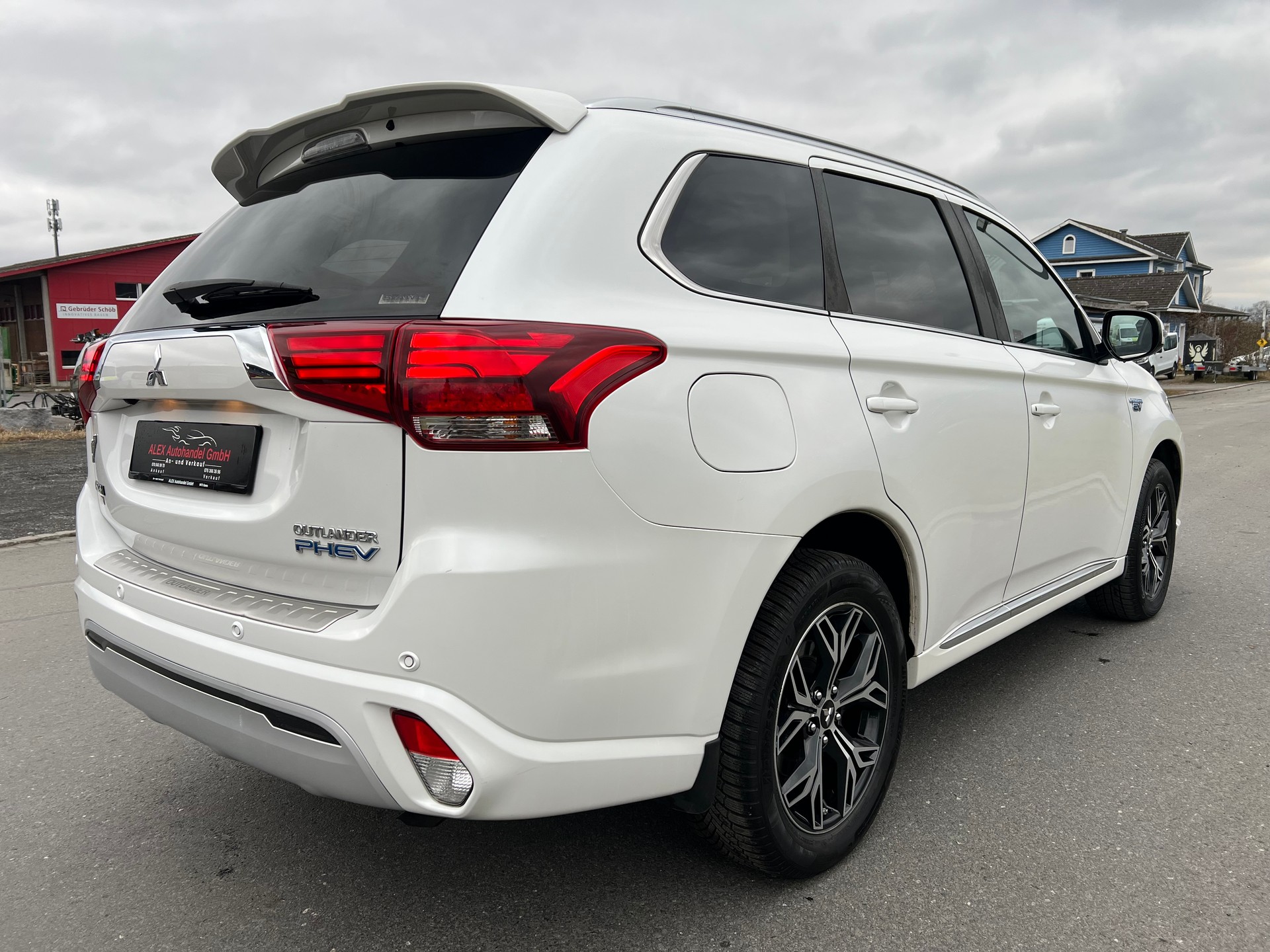 MITSUBISHI Outlander 2.4 PHEV Style 4WD Automatic (CHF 256.15/Monat)-image-6