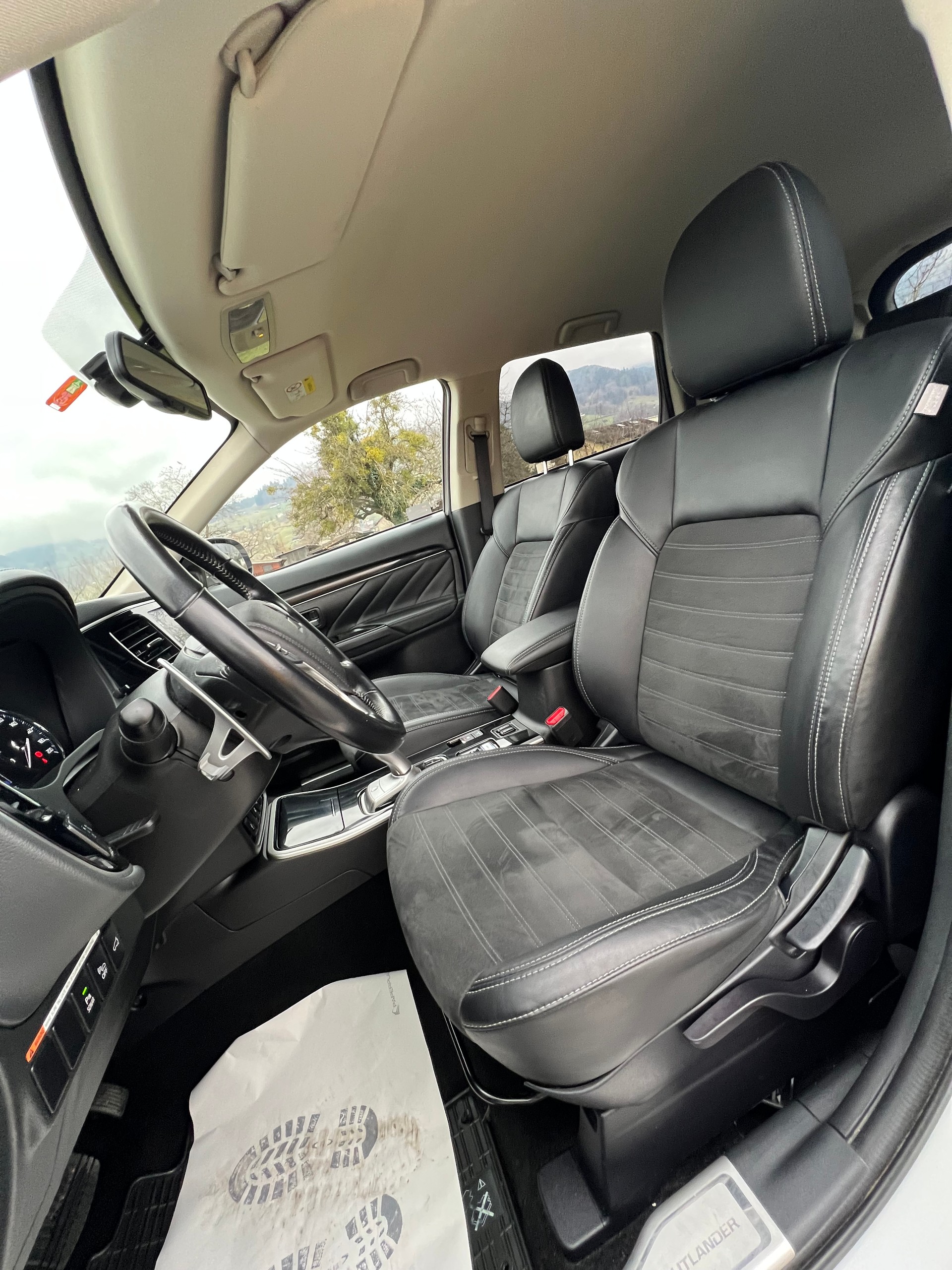 MITSUBISHI Outlander 2.4 PHEV Style 4WD Automatic (CHF 256.15/Monat)-image-9