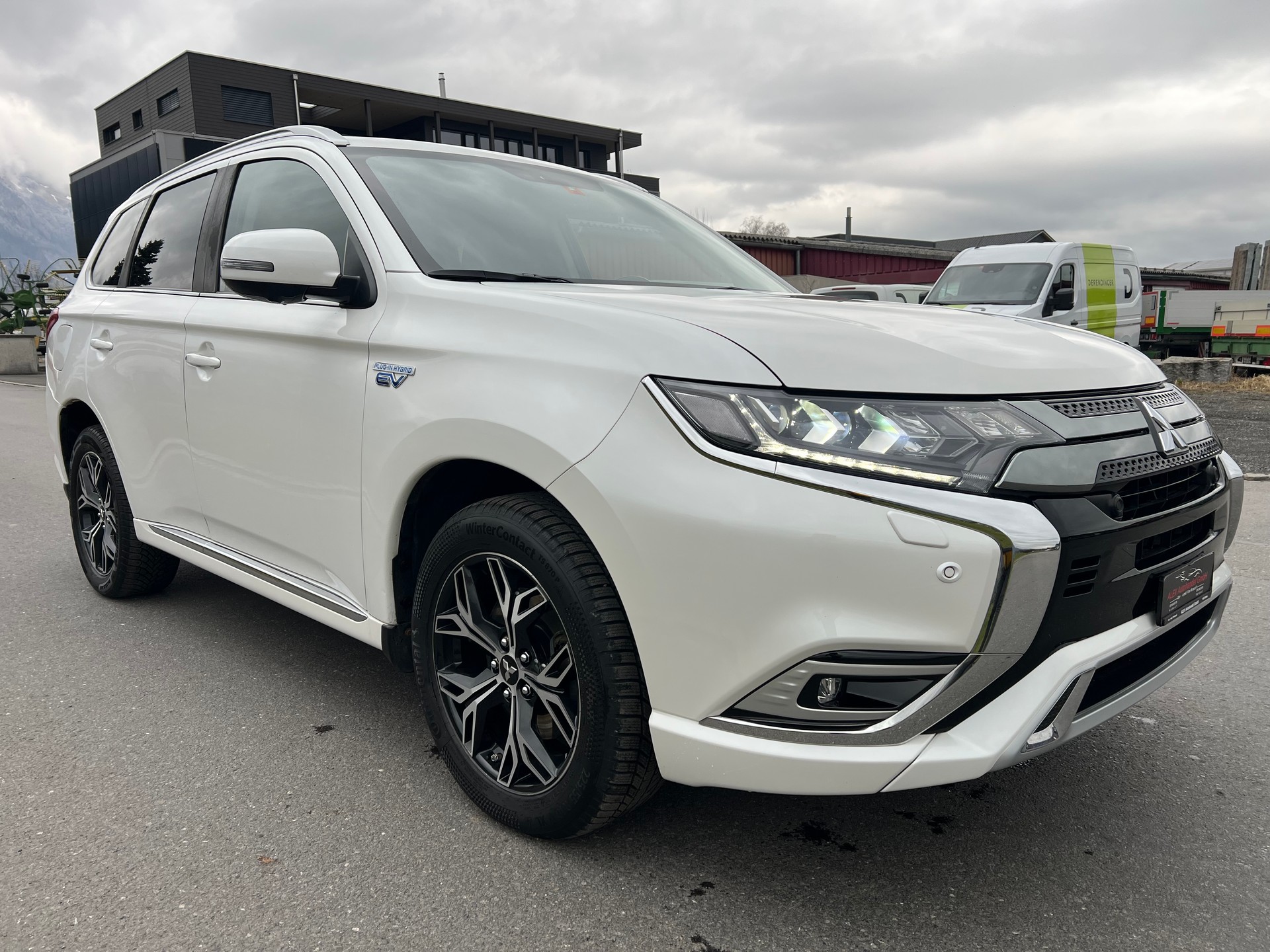 MITSUBISHI Outlander 2.4 PHEV Style 4WD Automatic (CHF 256.15/Monat)-image-8