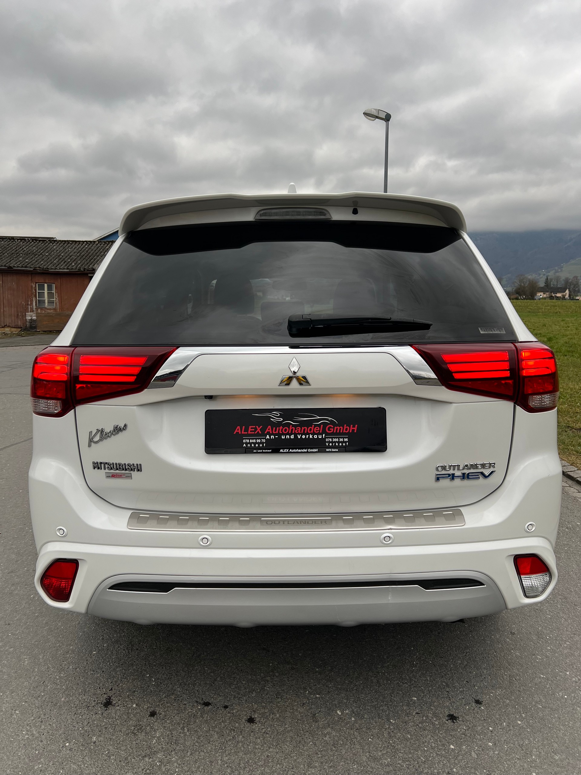 MITSUBISHI Outlander 2.4 PHEV Style 4WD Automatic (CHF 256.15/Monat)-image-4