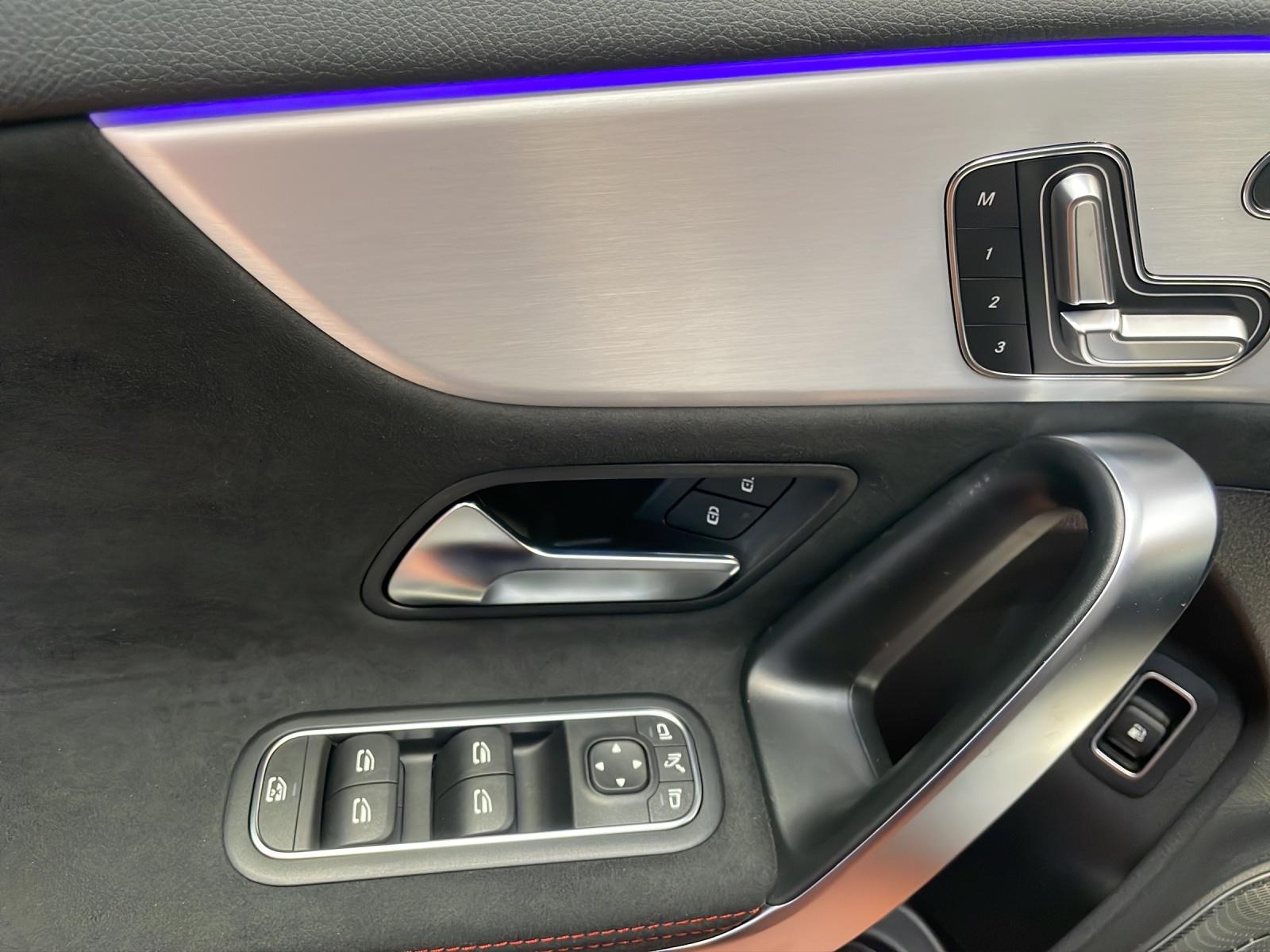 MERCEDES-BENZ A 250 e EQ Star AMG Line-image-6