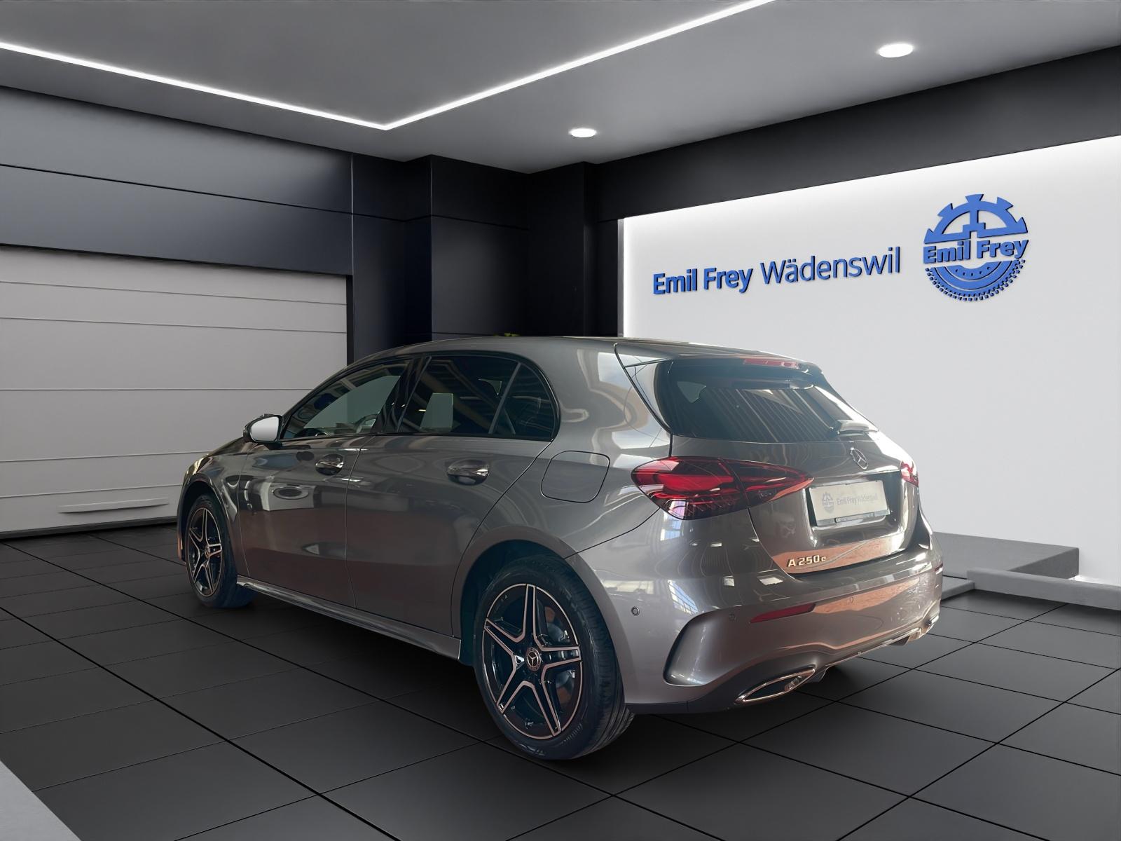 MERCEDES-BENZ A 250 e EQ Star AMG Line-image-2