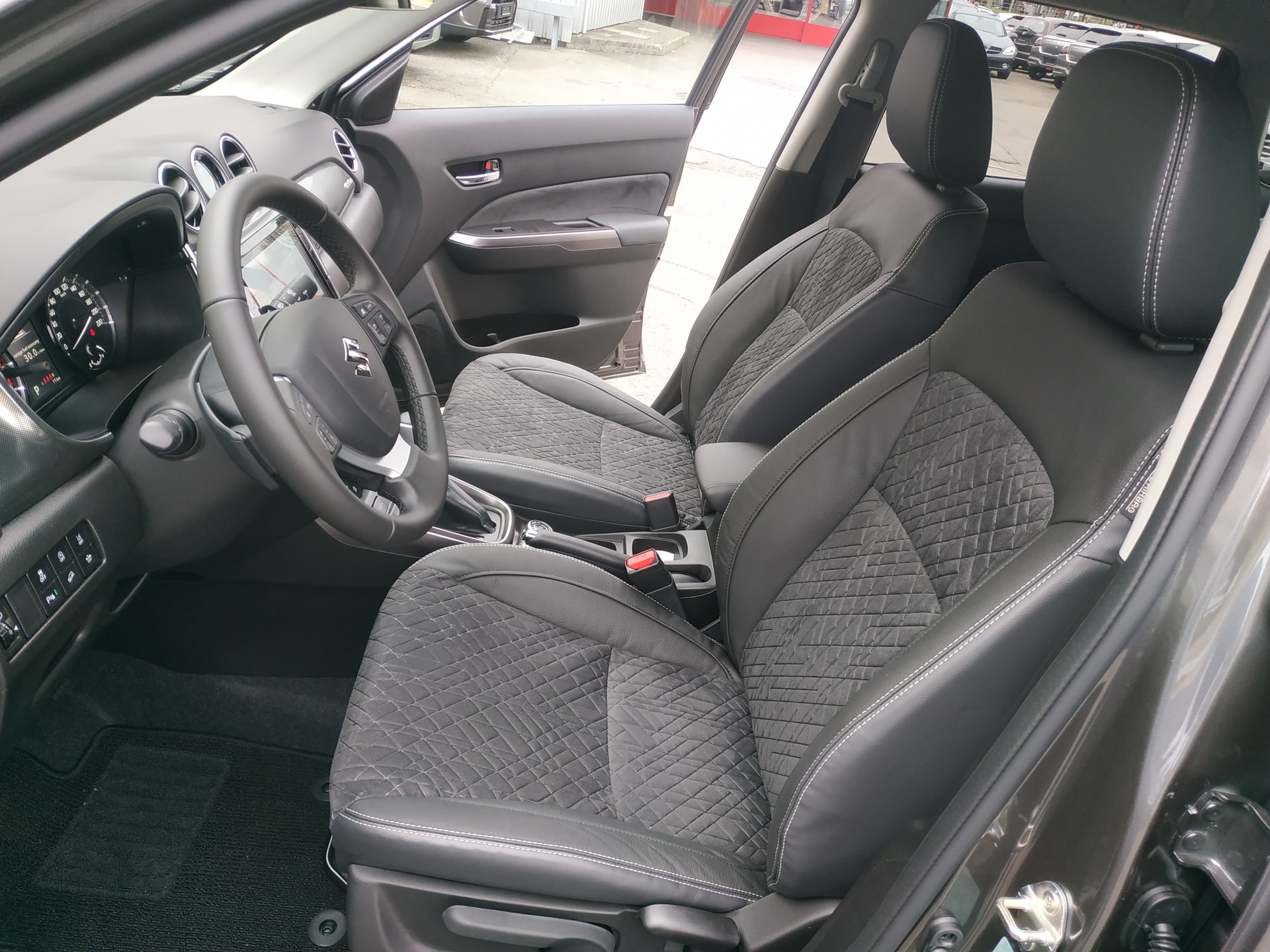 SUZUKI Vitara 1.4 Boosterjet Compact Top 4x4 Hybrid Automatic-image-11