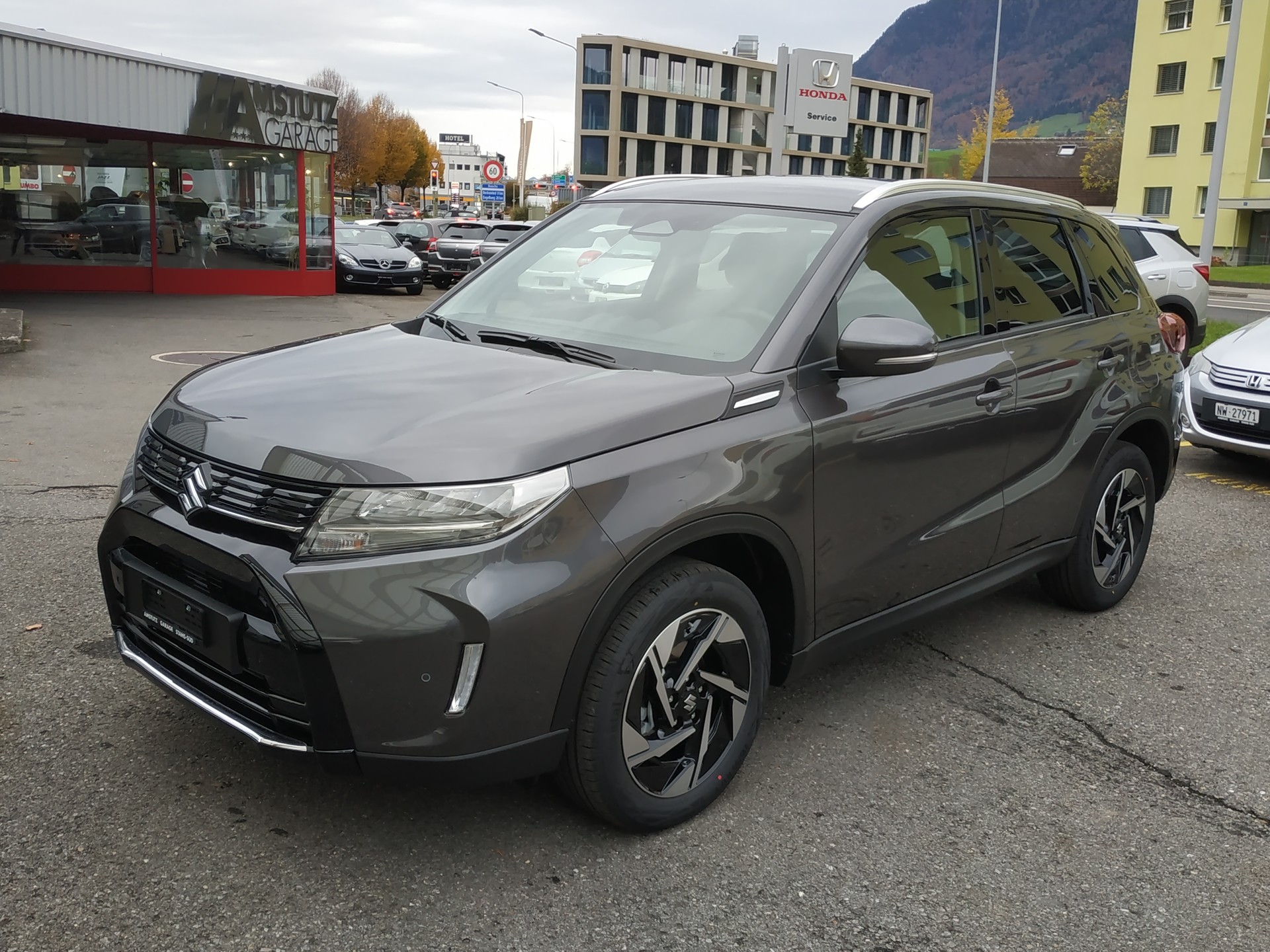 SUZUKI Vitara 1.4 Boosterjet Compact Top 4x4 Hybrid Automatic-image-2