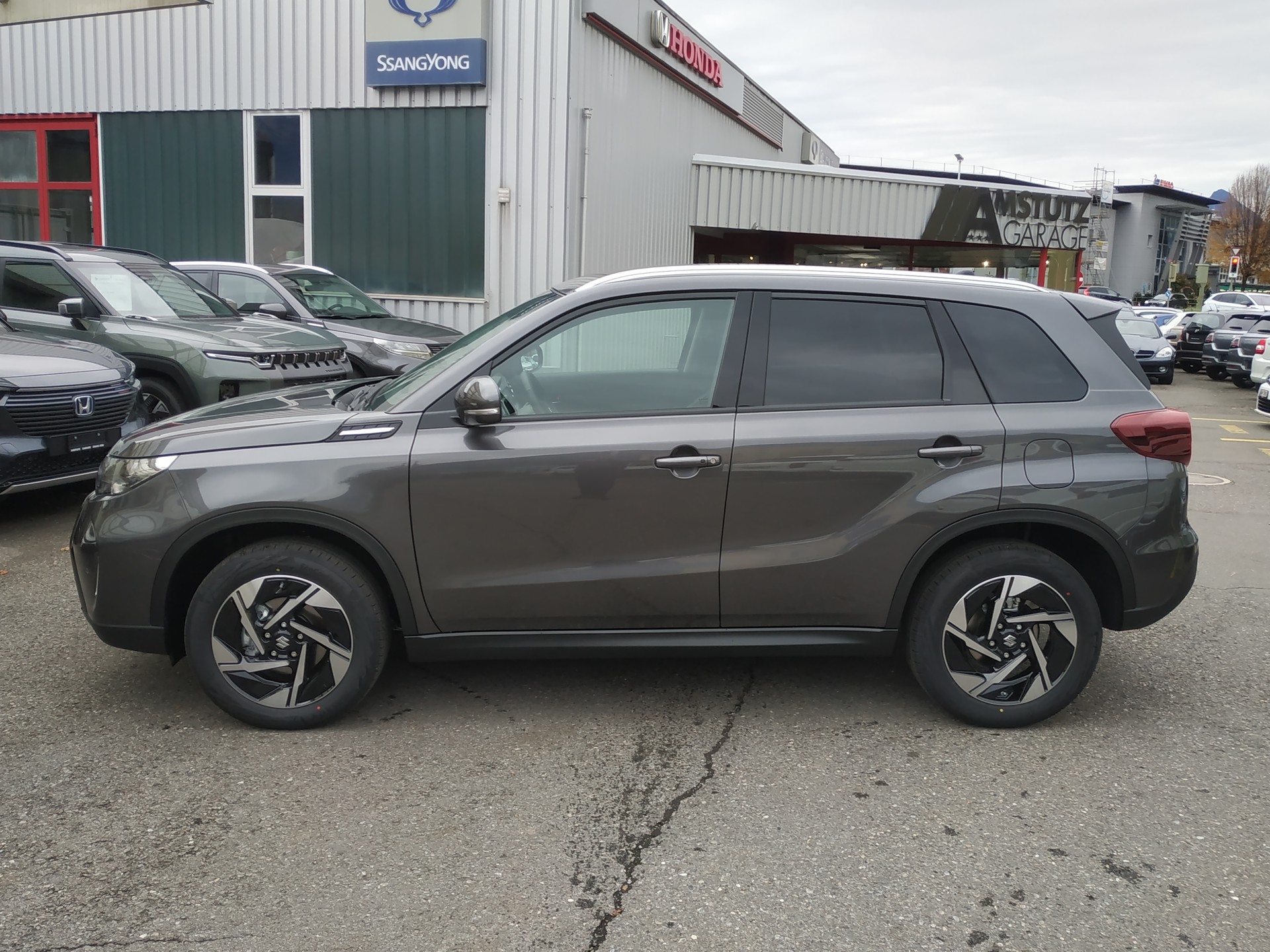 SUZUKI Vitara 1.4 Boosterjet Compact Top 4x4 Hybrid Automatic-image-7