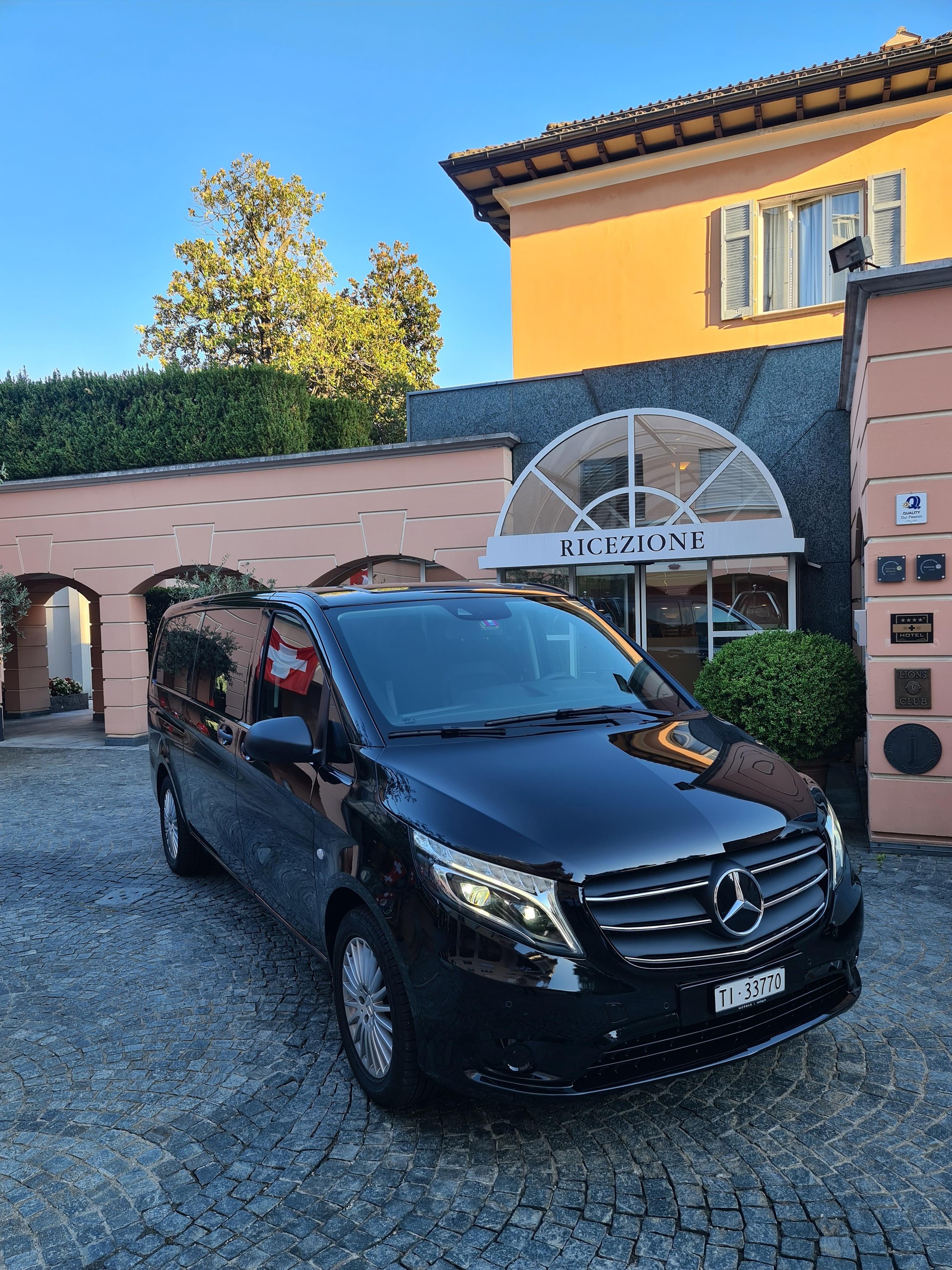 MERCEDES-BENZ Minivan Extralang 4Matic *8 posti *FULL OPTIONAL *garanzia MSI-image-3