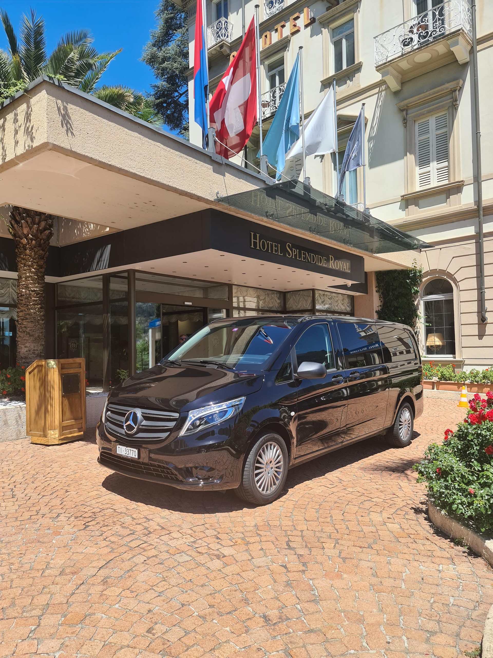 MERCEDES-BENZ Minivan Extralang 4Matic *8 posti *FULL OPTIONAL *garanzia MSI-image-1