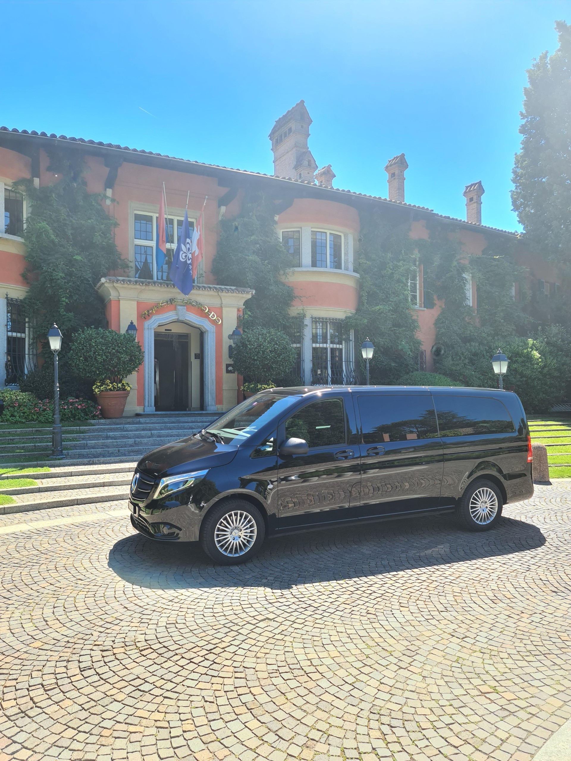 MERCEDES-BENZ Minivan Extralang 4Matic *8 posti *FULL OPTIONAL *garanzia MSI-image-2