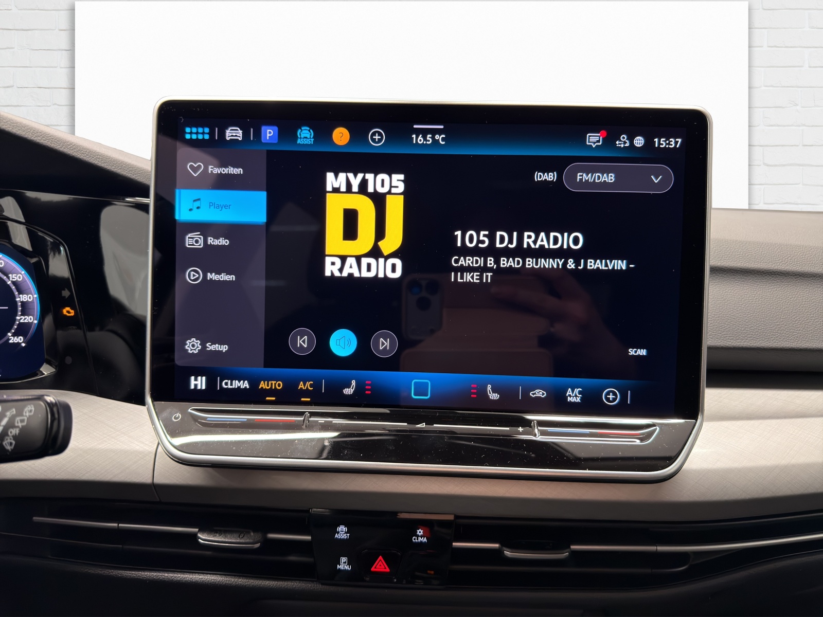 VW Golf VIII 1.5 eTSI United DSG-image-8