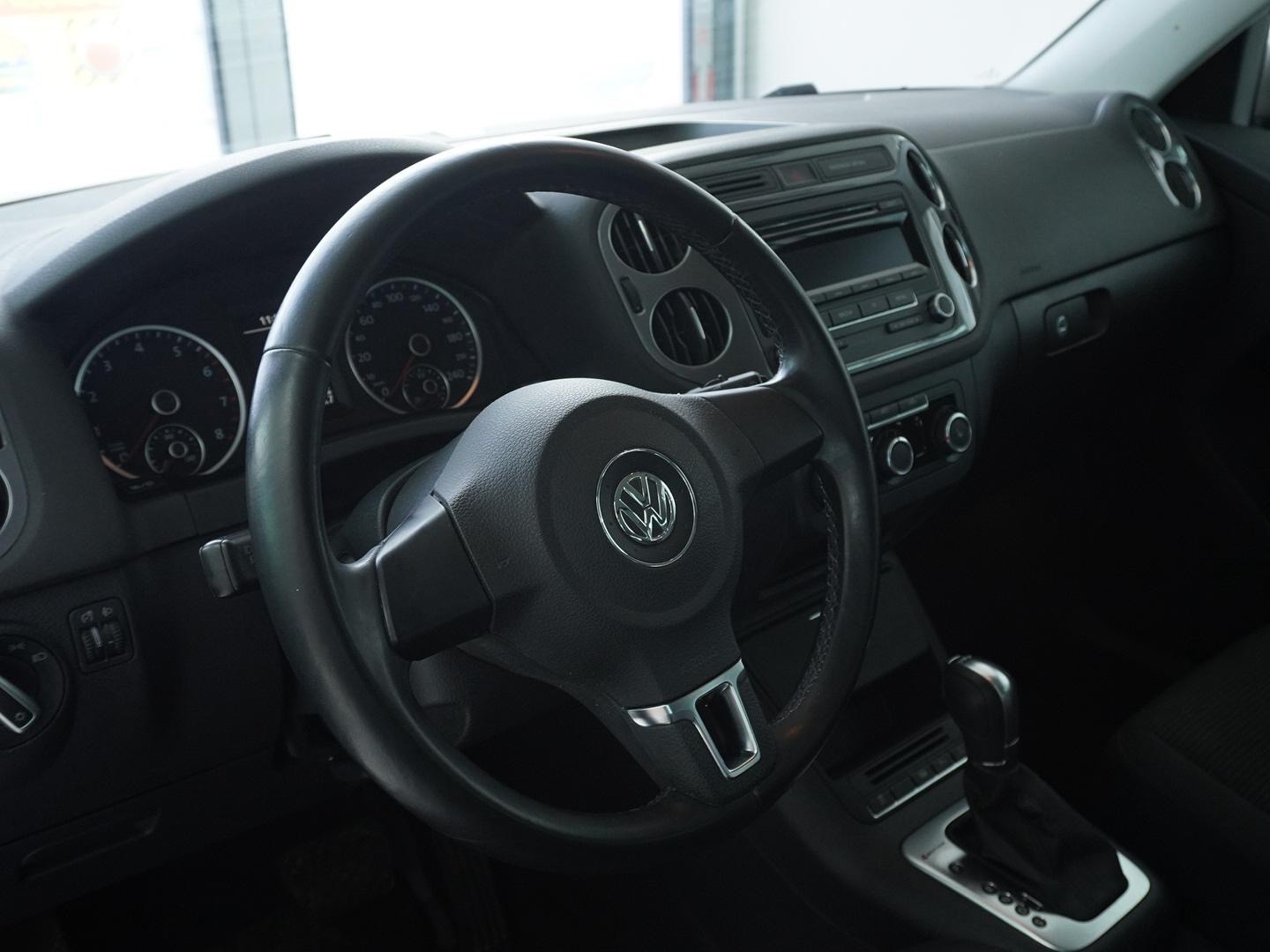 VW Tiguan 2.0 TSI Track&Field 4Motion DSG-image-2