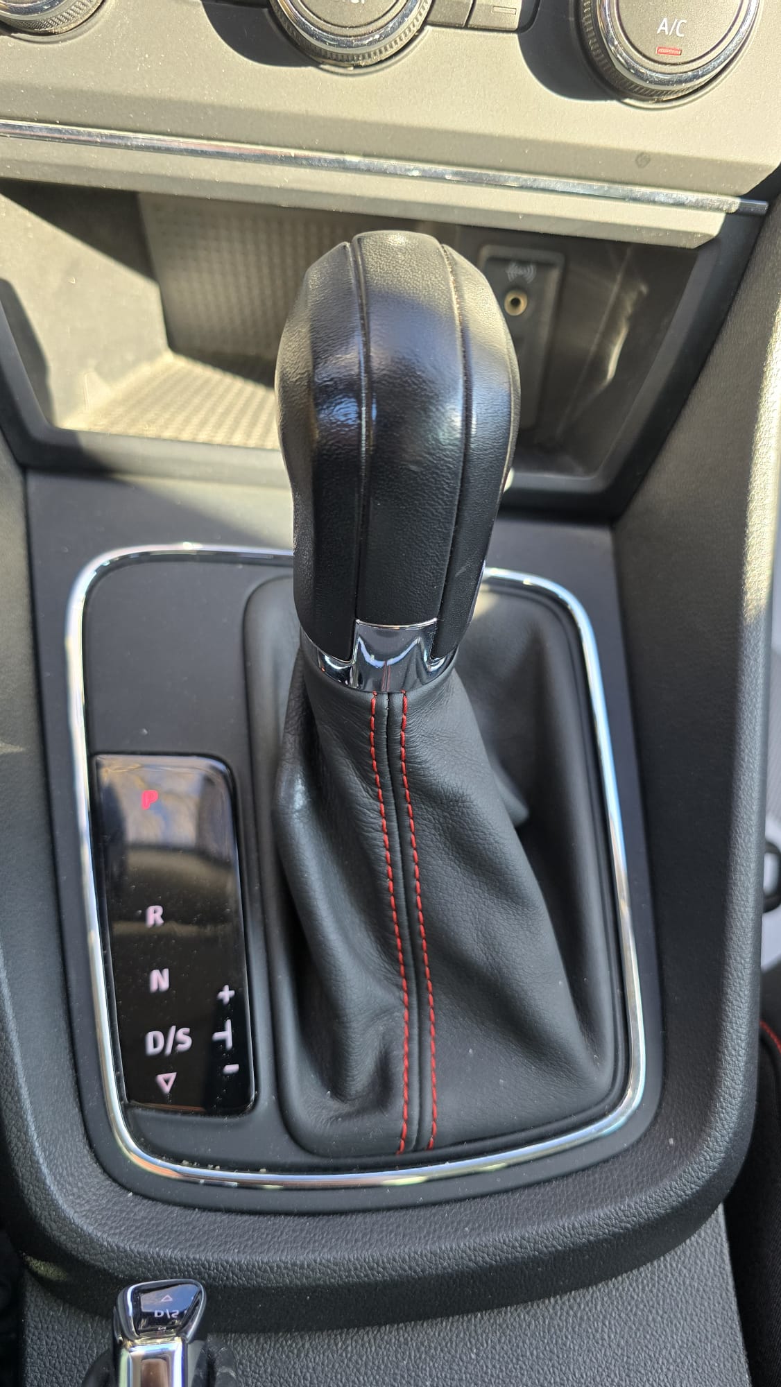 SEAT Leon ST 1.8 TSI FR Line alcantara navi 8 alu DSG automat (MFK, exp. 2.2026)-image-11