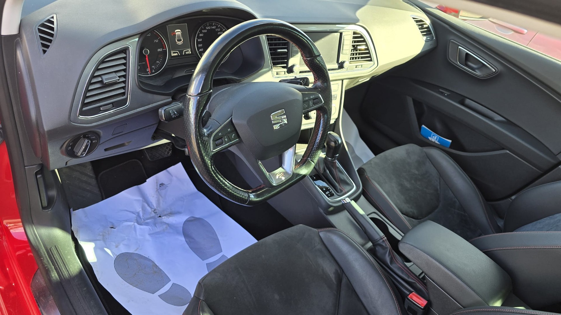 SEAT Leon ST 1.8 TSI FR Line alcantara navi 8 alu DSG automat (MFK, exp. 2.2026)-image-1