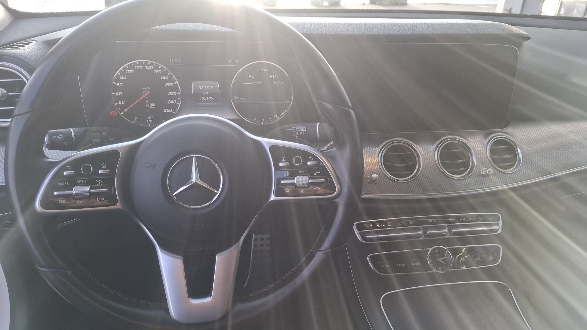 MERCEDES-BENZ E 220 d Avantgarde 9G-Tronic-image-7