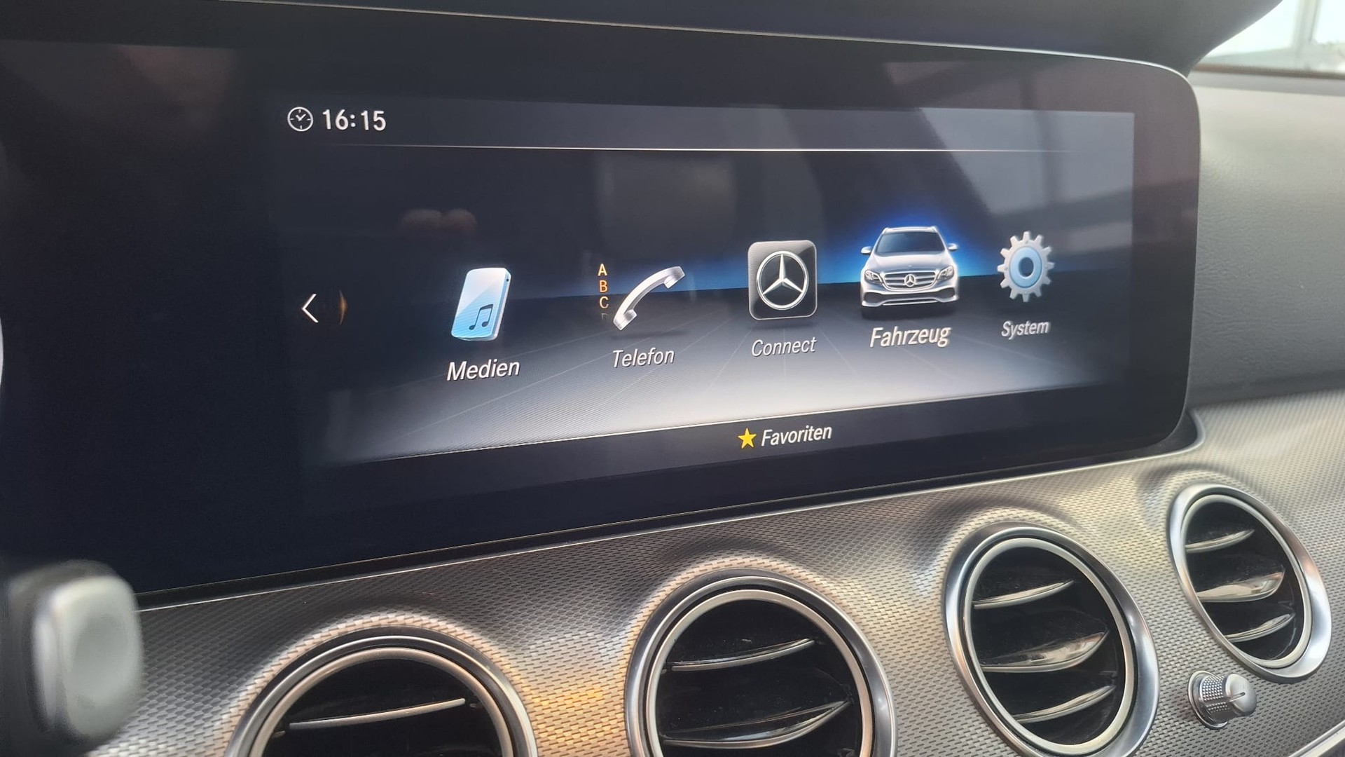 MERCEDES-BENZ E 220 d Avantgarde 9G-Tronic-image-8