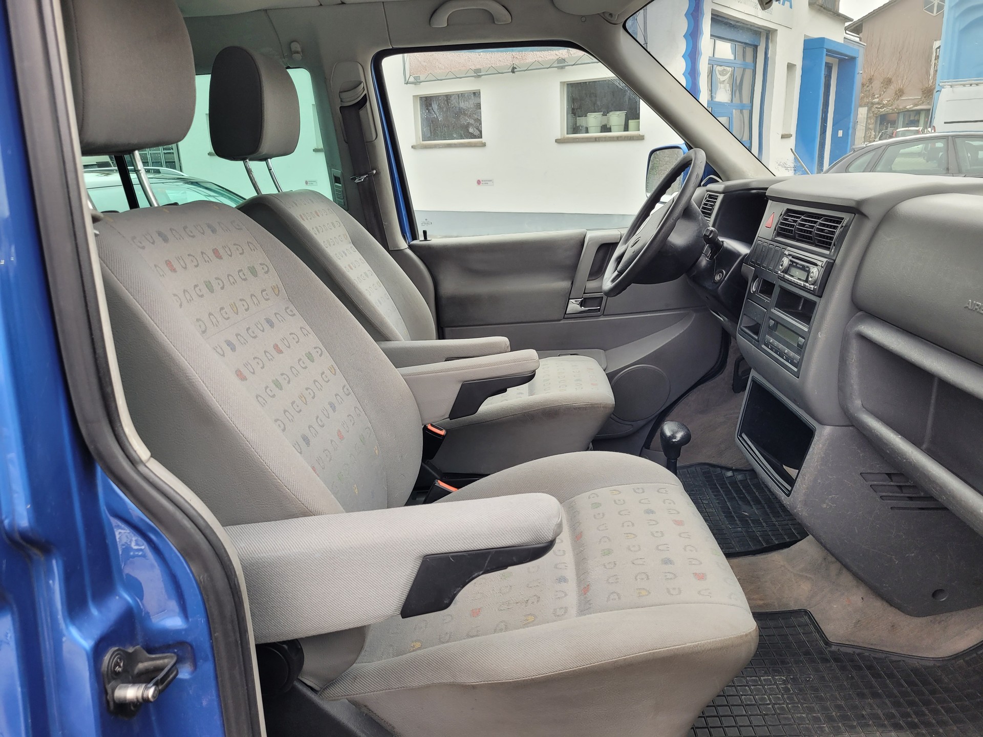 VW T4 Caravelle 2.5 ABS-image-8