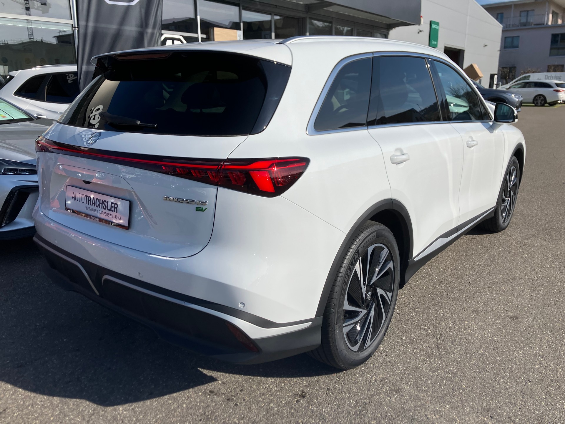 MG S6 EV 77kWh Luxury AWD-image-3