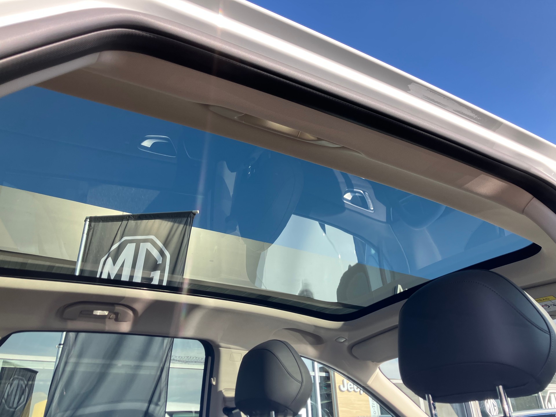MG S6 EV 77kWh Luxury AWD-image-4