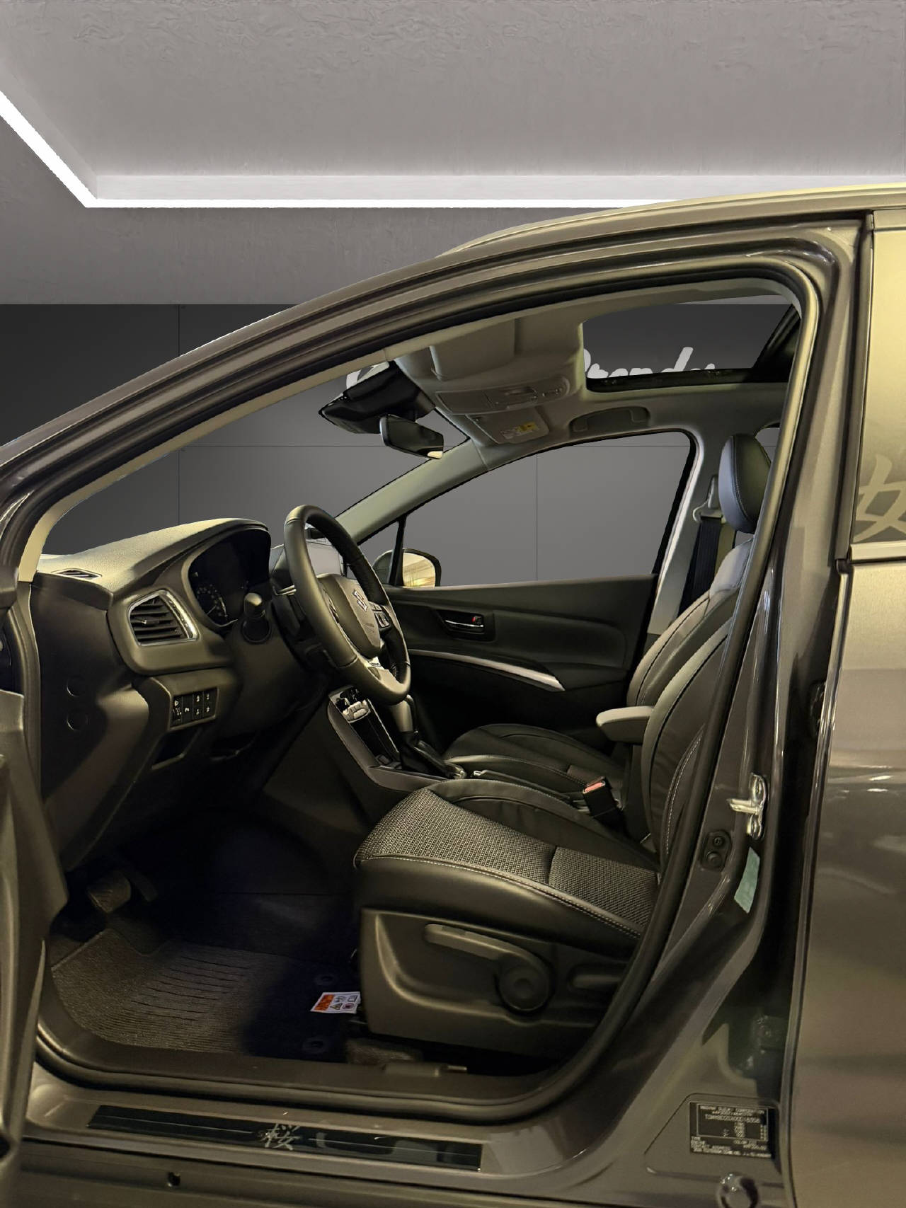SUZUKI S-Cross 1.4 T Sakura Top Hybrid 4x4-image-4