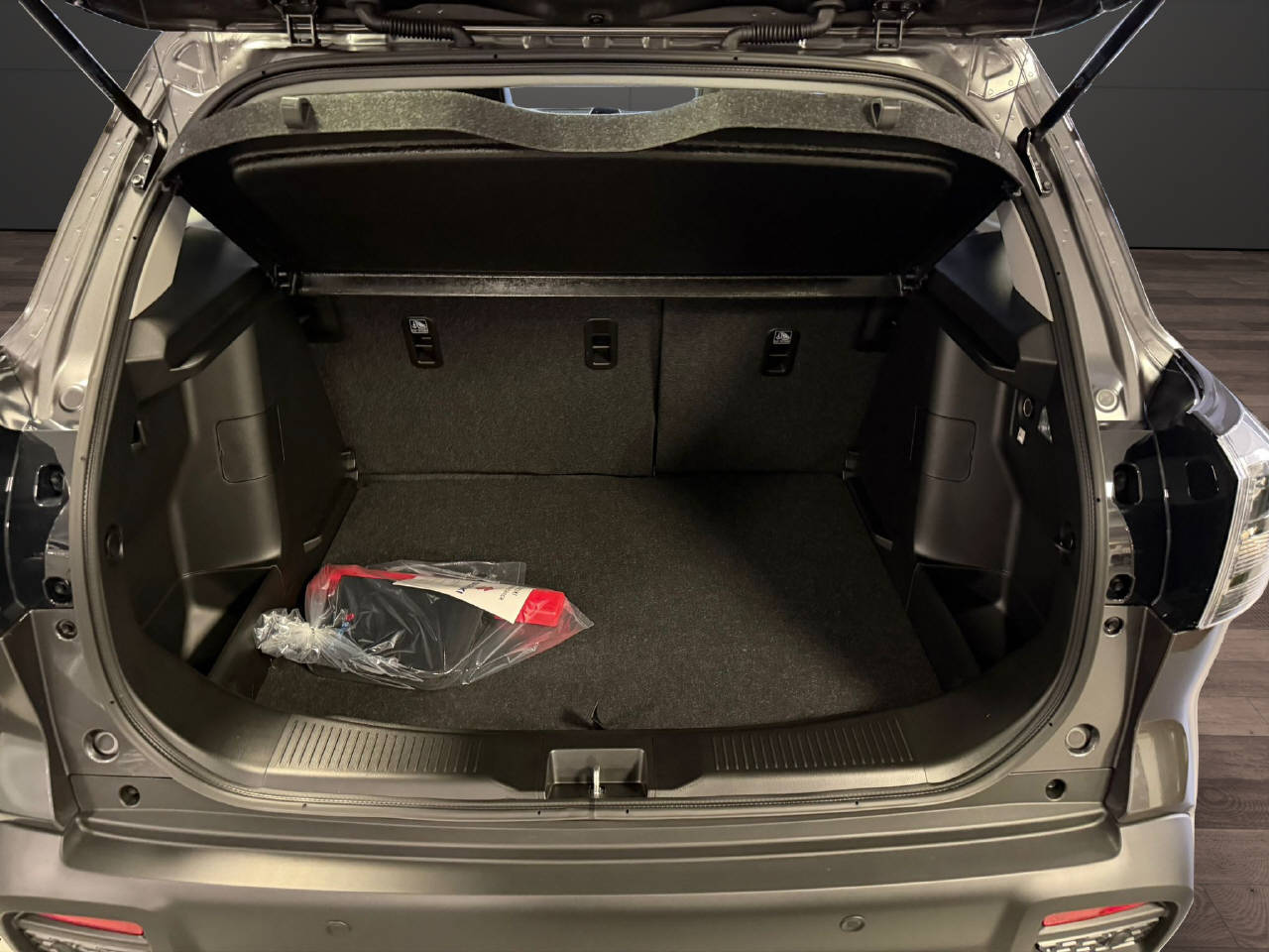 SUZUKI S-Cross 1.4 T Sakura Top Hybrid 4x4-image-7