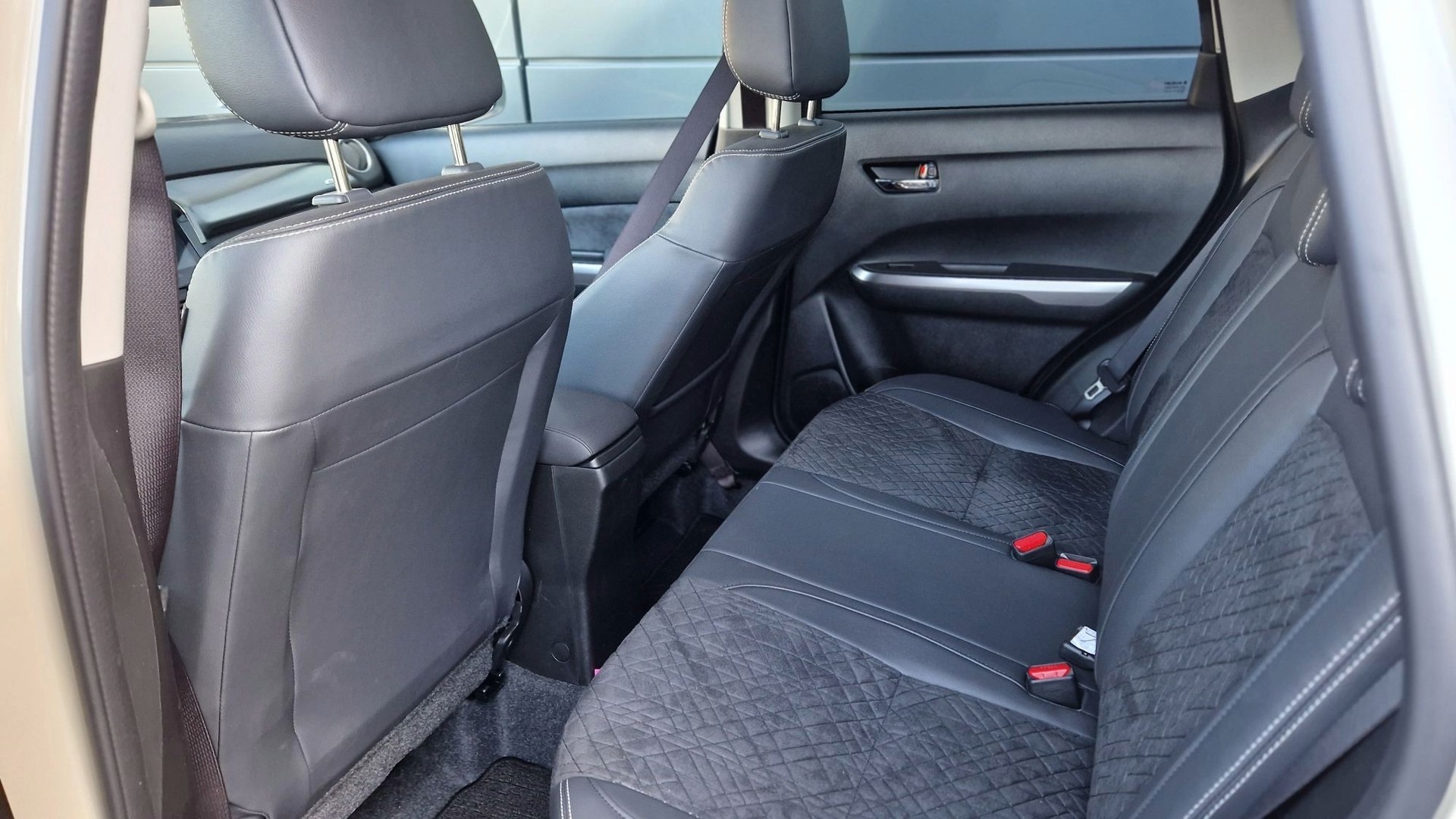 SUZUKI Vitara 1.4 T Compact Top Hybrid 4x4-image-8