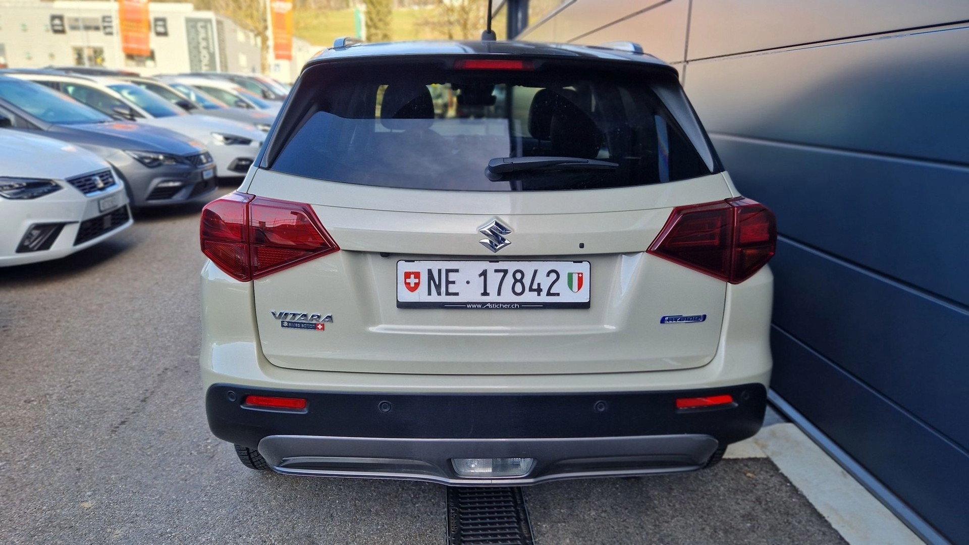 SUZUKI Vitara 1.4 T Compact Top Hybrid 4x4-image-3