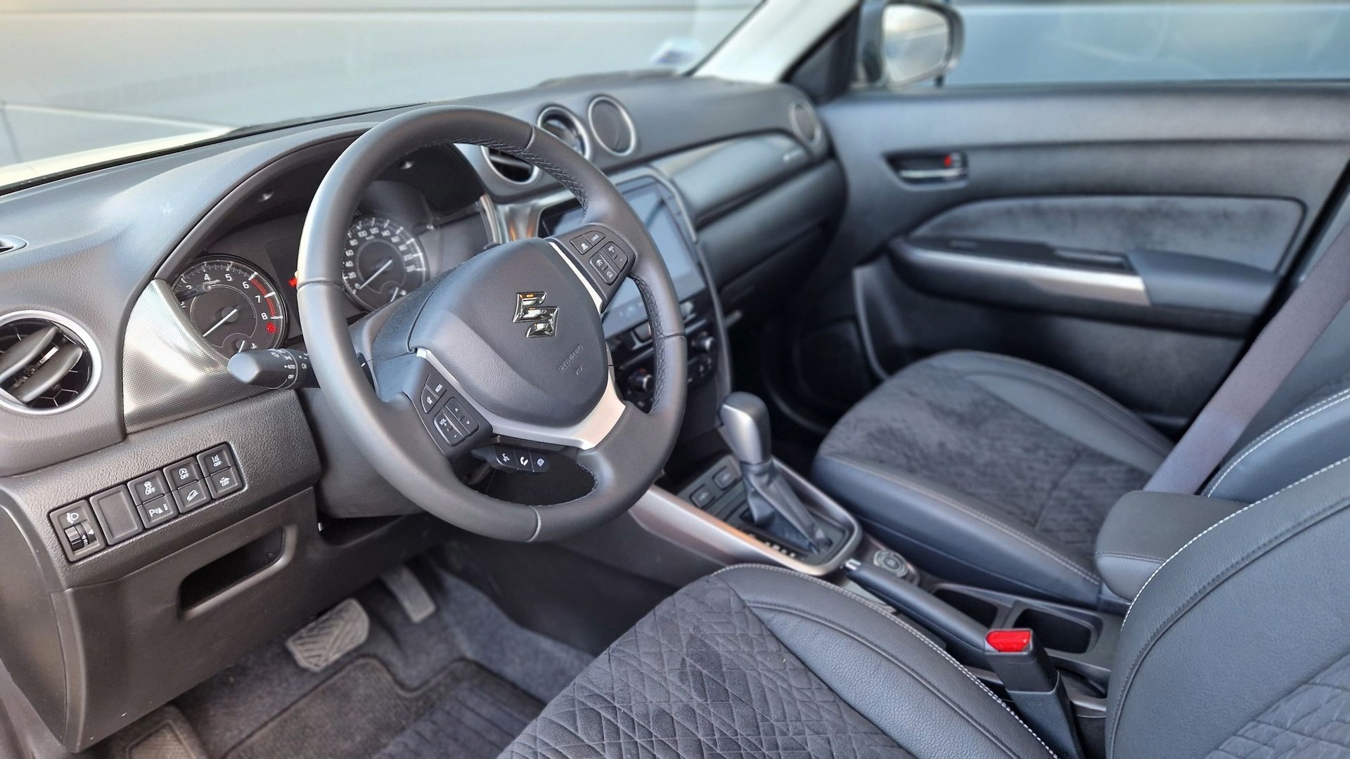 SUZUKI Vitara 1.4 T Compact Top Hybrid 4x4-image-7