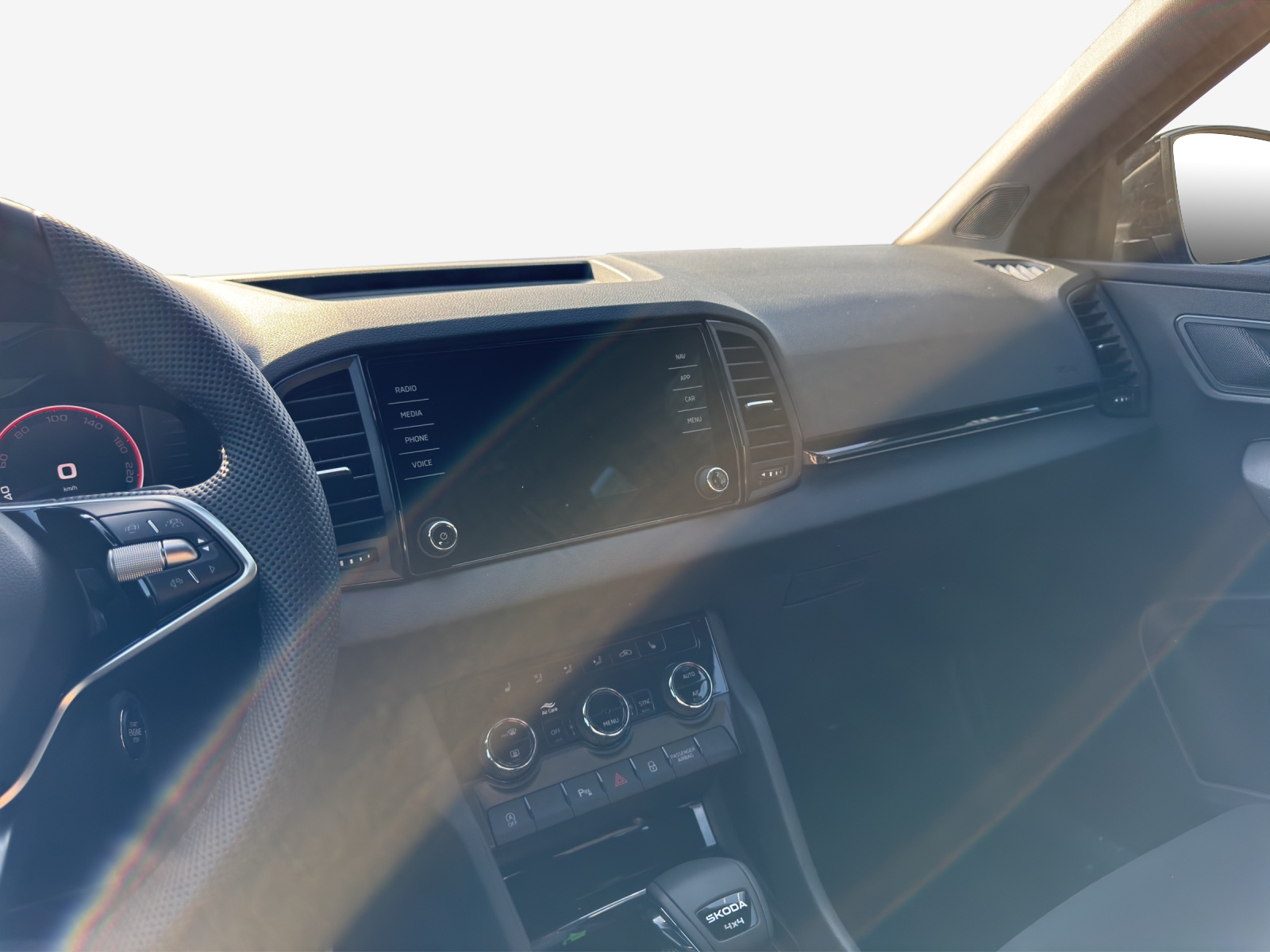 SKODA Karoq 2.0 TSI SportLine 4x4 DSG-image-10