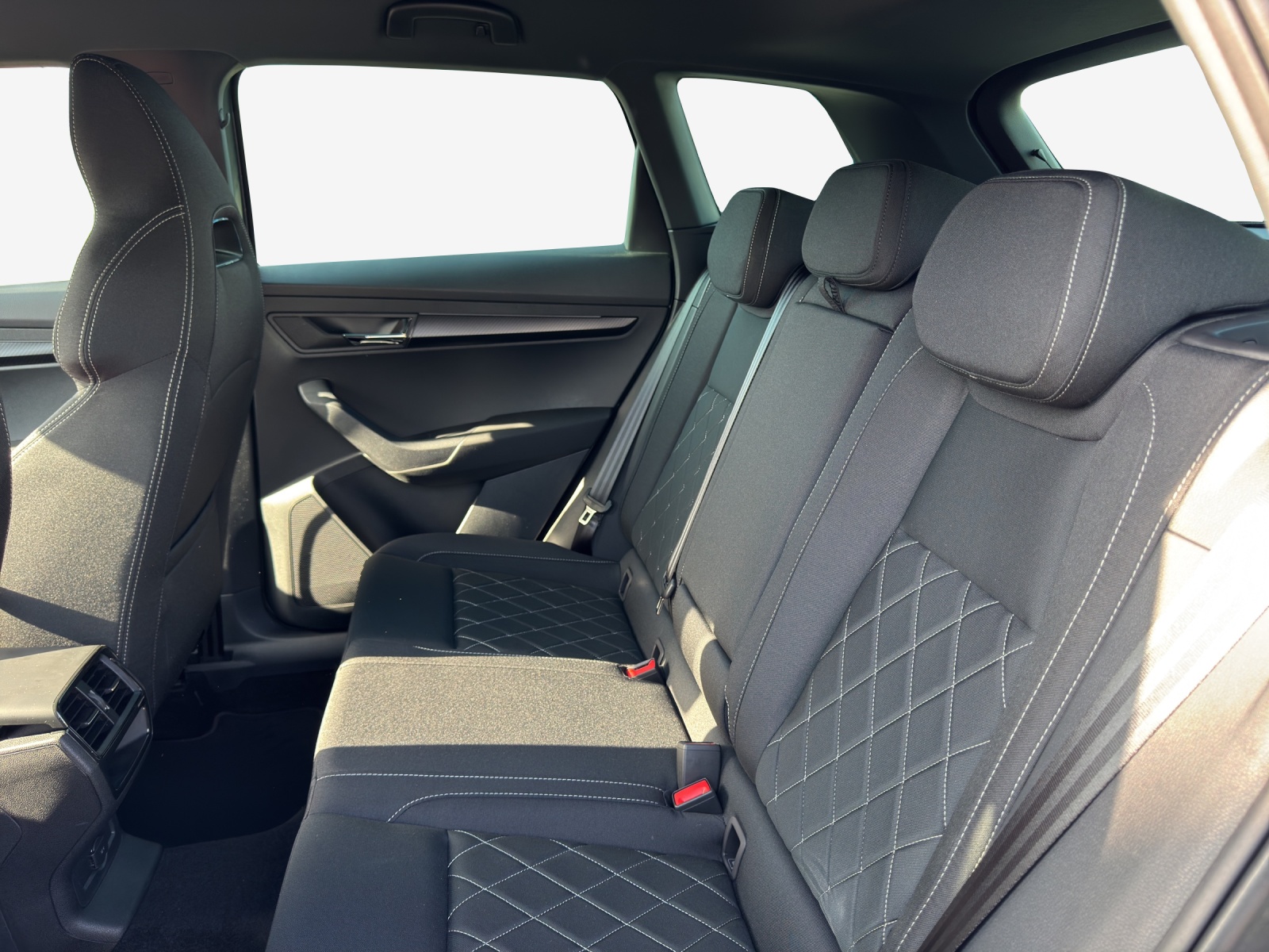 SKODA Karoq 2.0 TSI SportLine 4x4 DSG-image-11