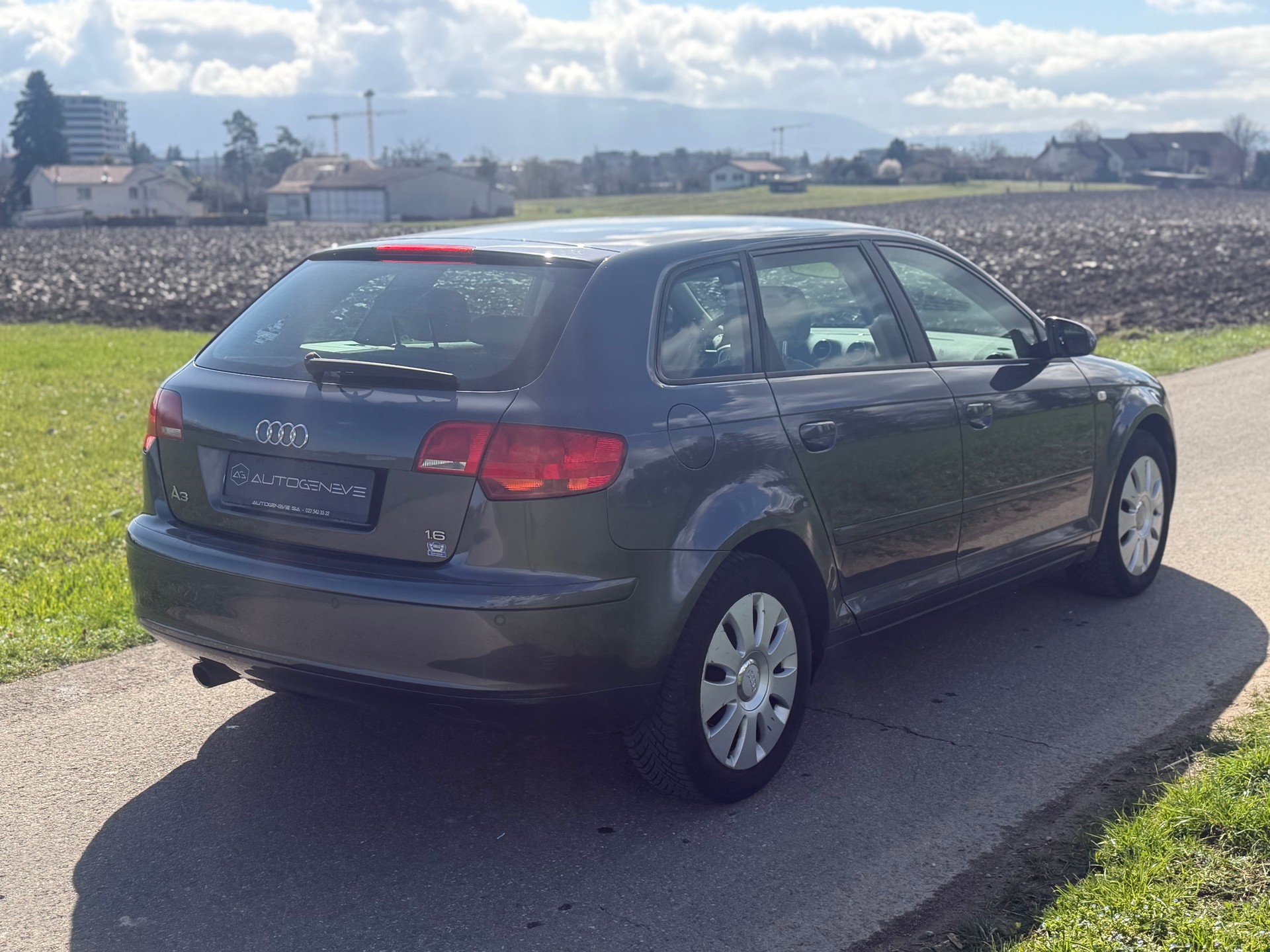 AUDI A3 Sportback 1.6 Ambition-image-11
