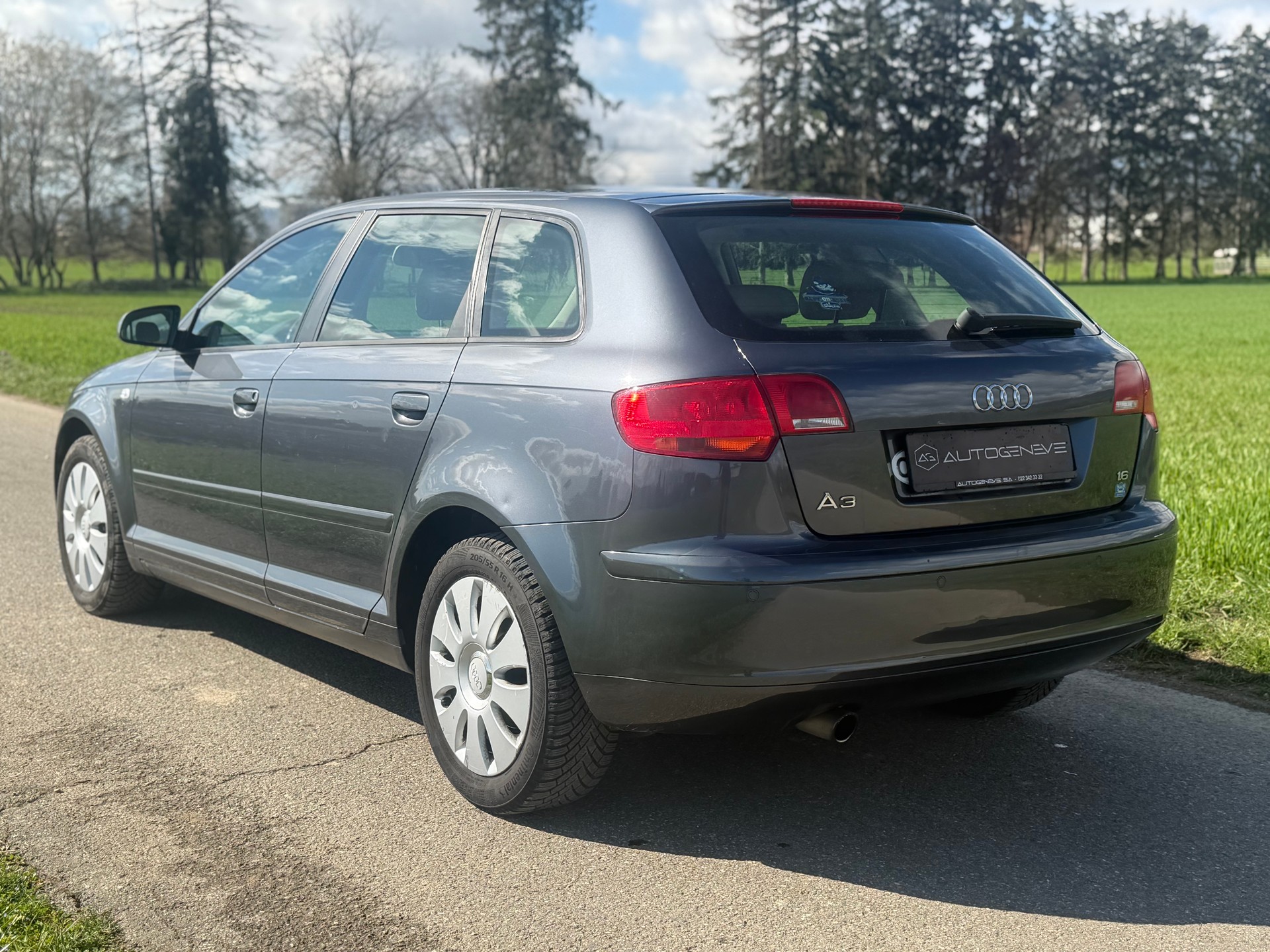 AUDI A3 Sportback 1.6 Ambition-image-9