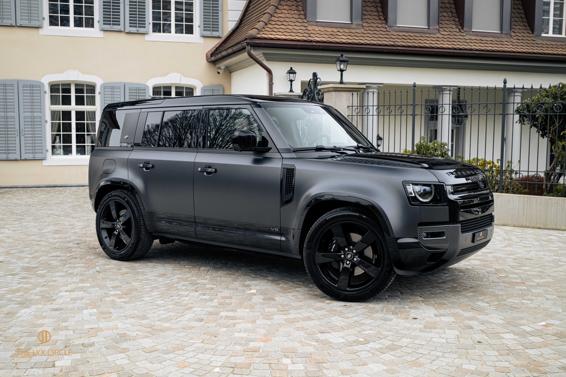 LAND ROVER Defender 110 525 V8 5.0 Carpathian Edition AT8