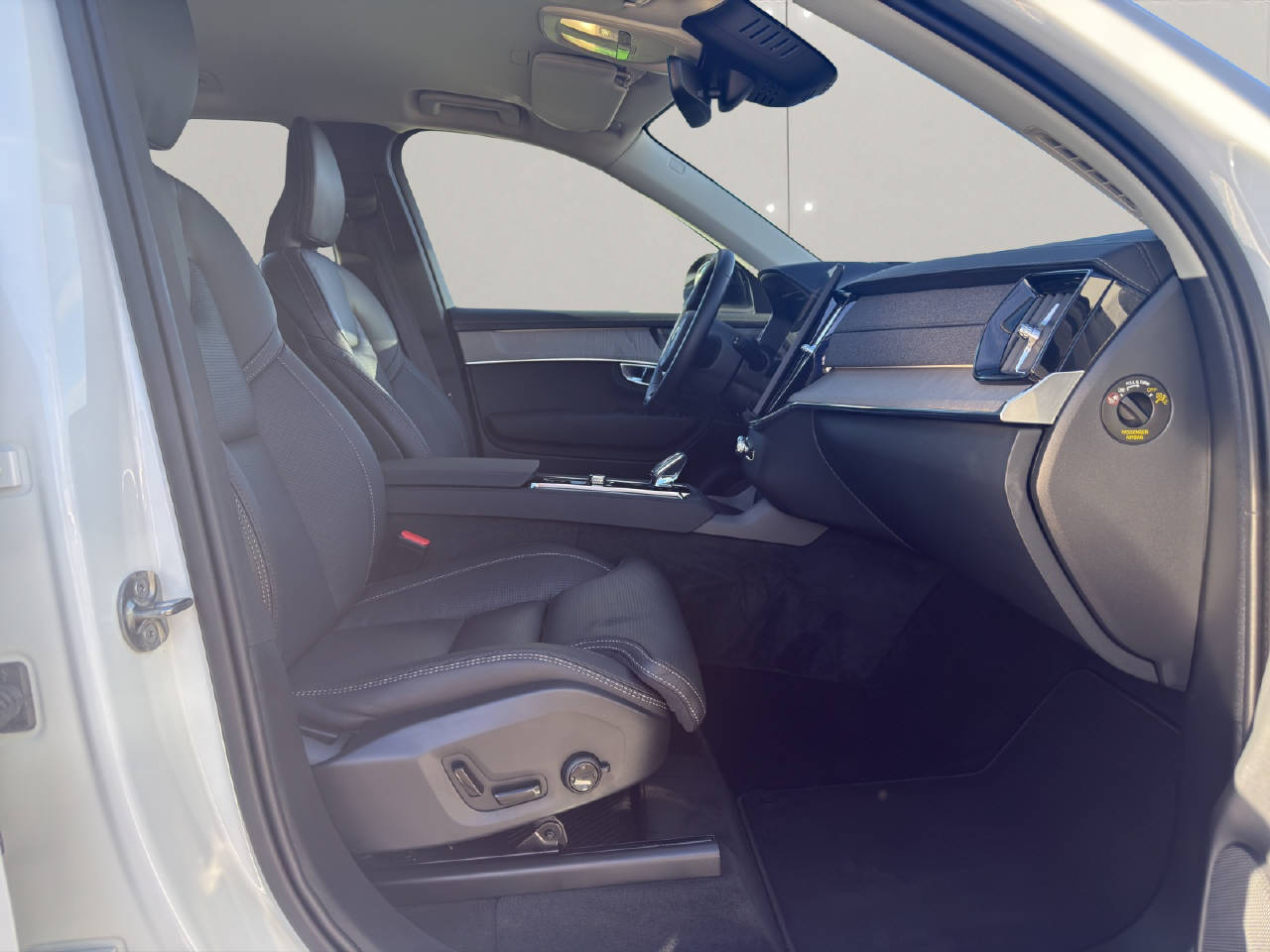 VOLVO XC90 2.0 T8 TE Plus Dark eAWD .-image-8