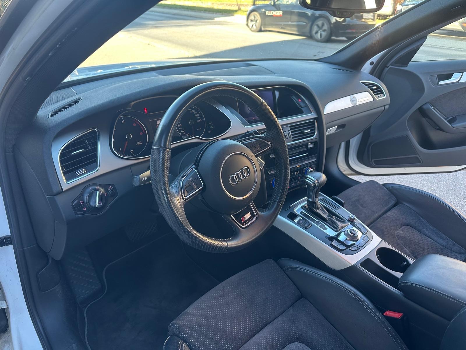 AUDI A4 Avant 3.0 TDI S- Line quattro s-tronic-image-8