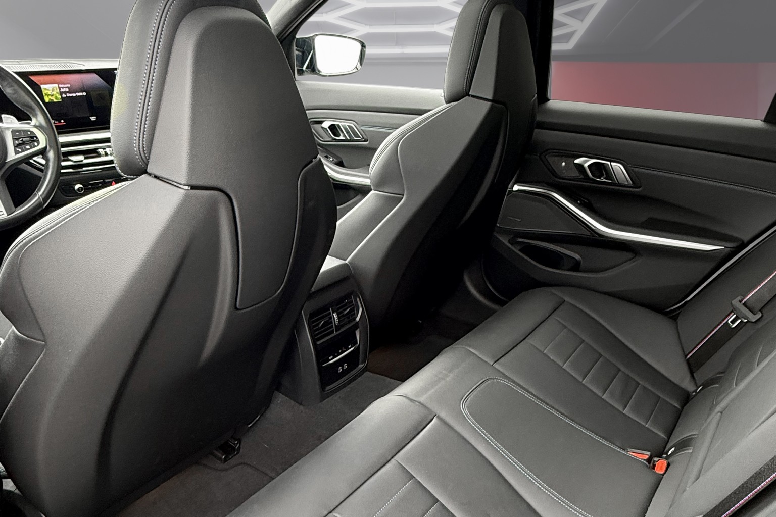 BMW M340d xDrive 48V Touring Steptronic M Sport Pro-image-17