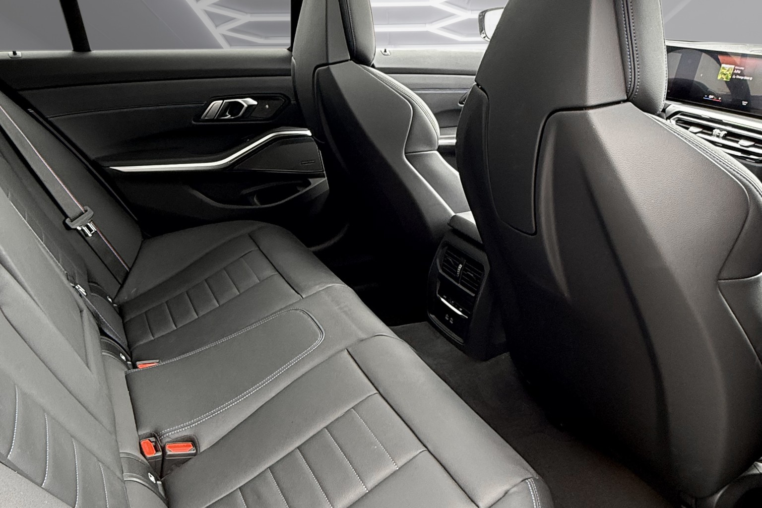 BMW M340d xDrive 48V Touring Steptronic M Sport Pro-image-15