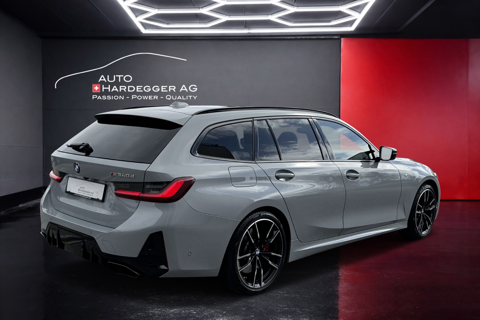 BMW M340d xDrive 48V Touring Steptronic M Sport Pro-showroom-element-1