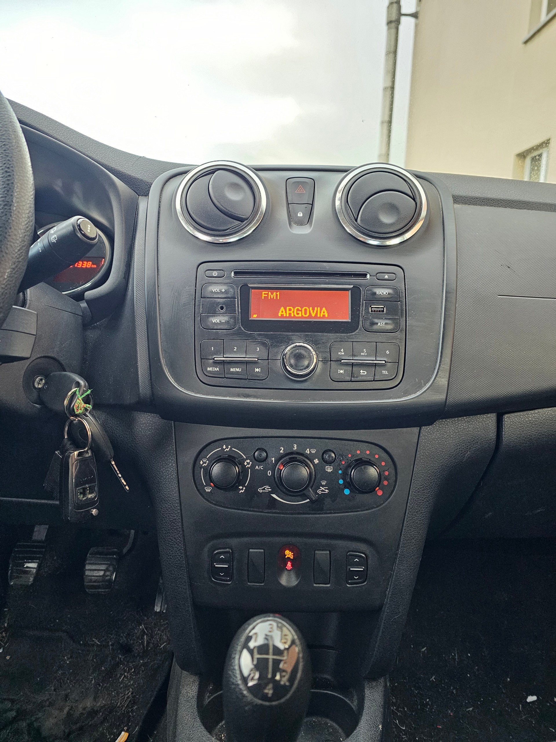 DACIA Sandero 1.2 Essential-image-14