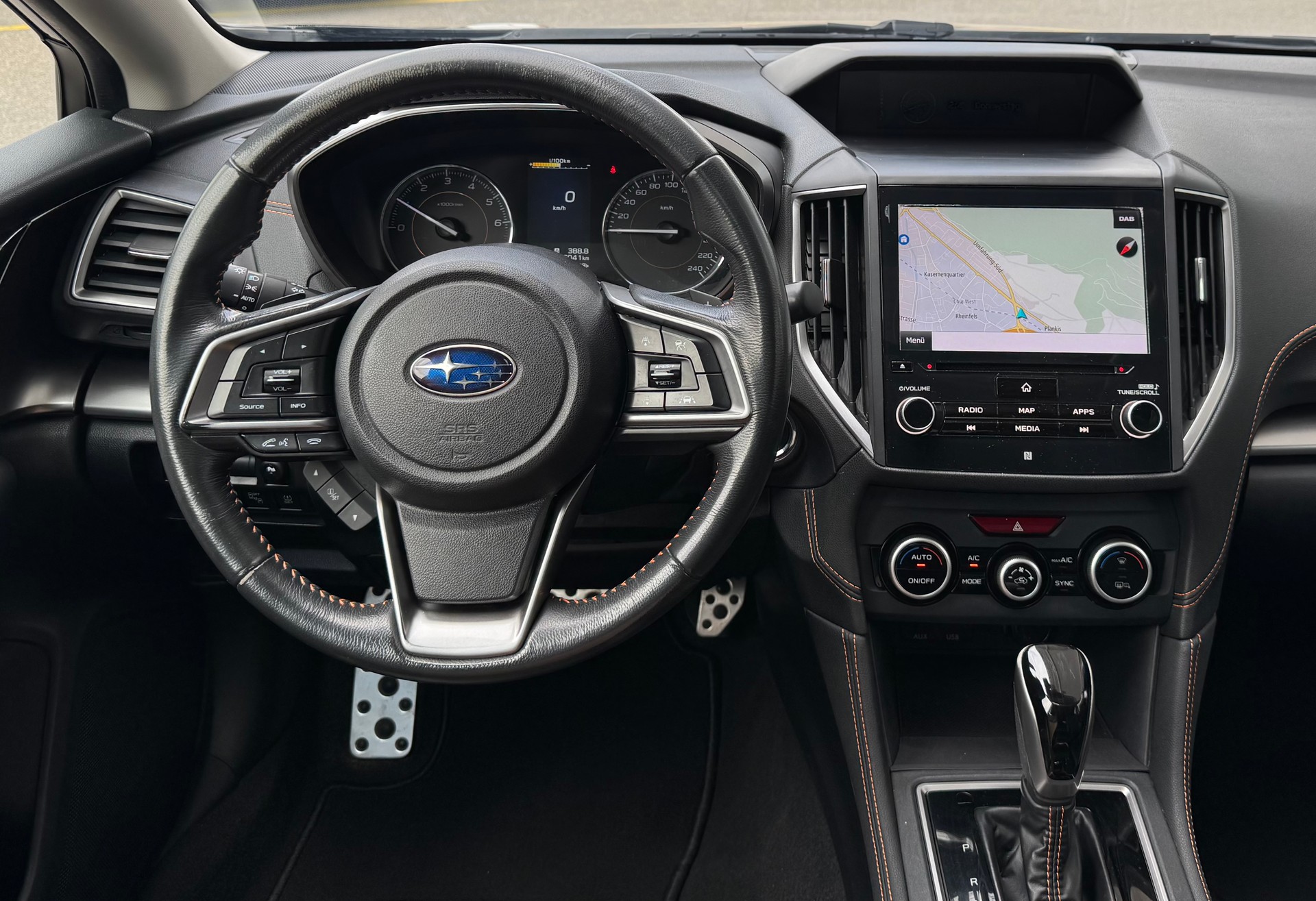 SUBARU XV 2.0 Luxury AWD Lineartronic-image-12
