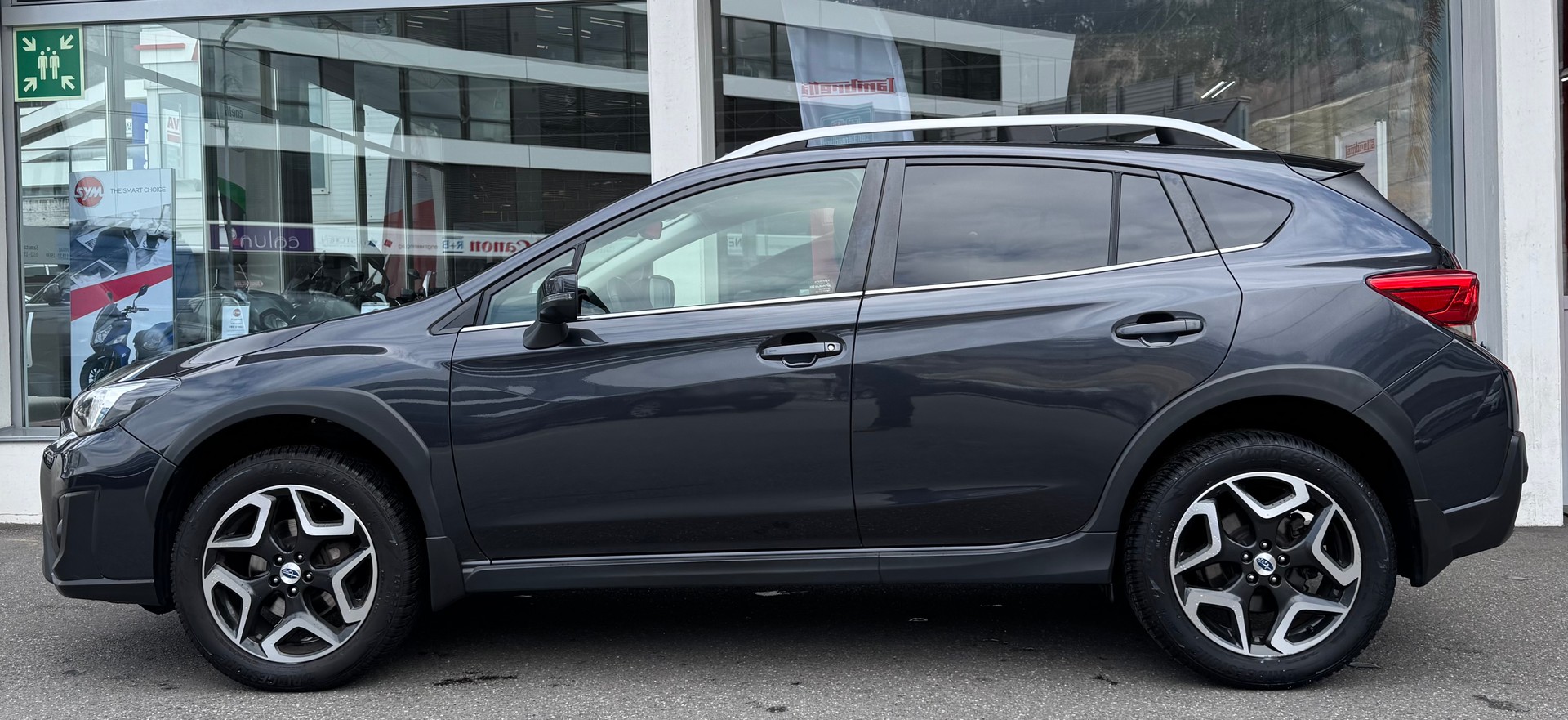 SUBARU XV 2.0 Luxury AWD Lineartronic-image-2