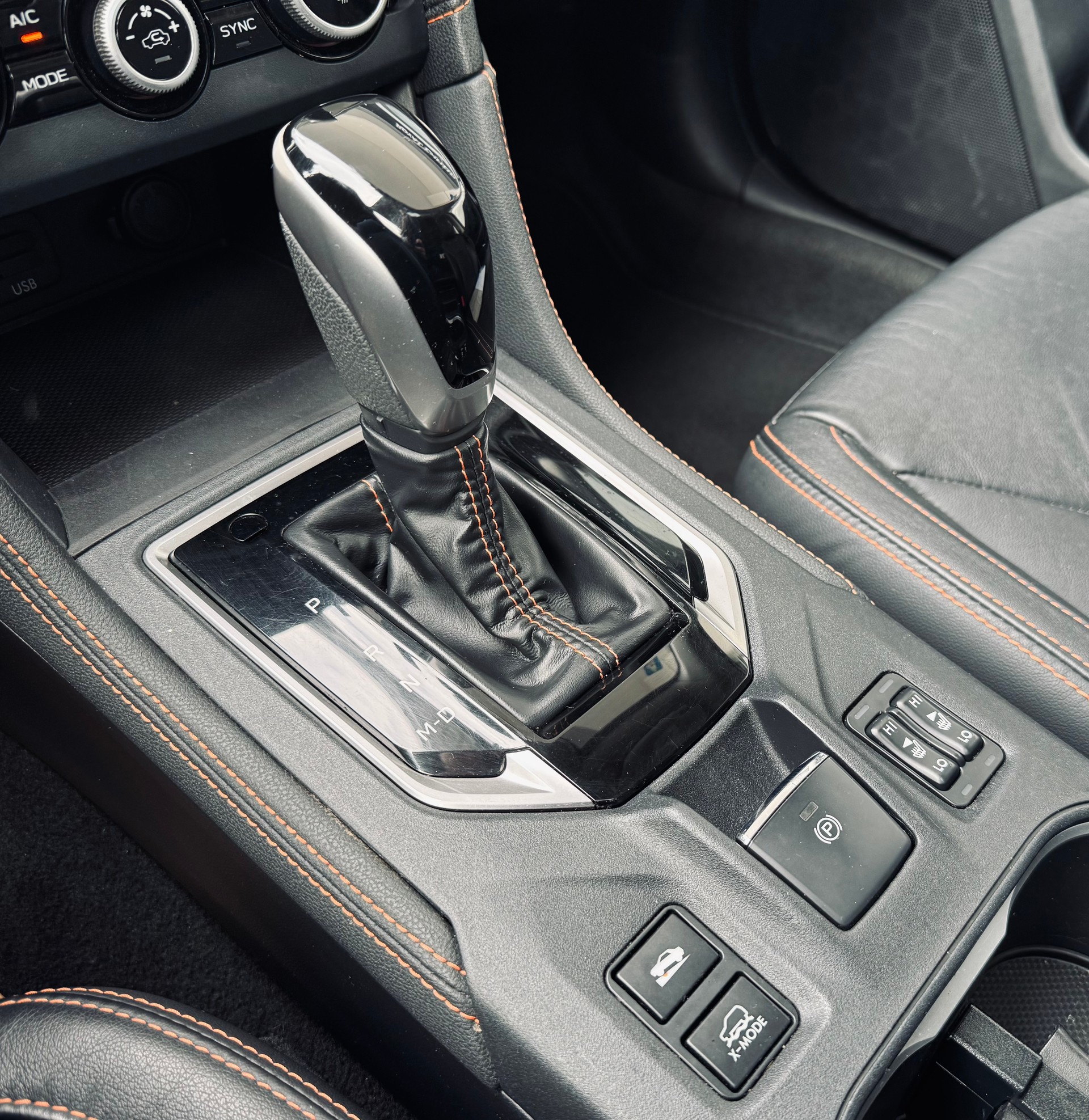 SUBARU XV 2.0 Luxury AWD Lineartronic-image-20