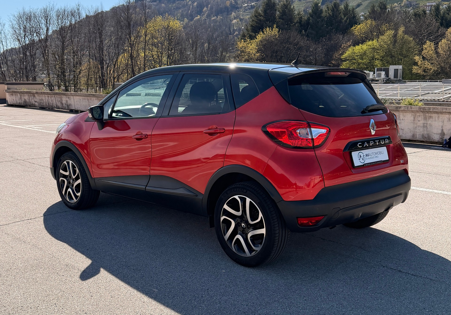 RENAULT Captur 1.2 T 16V Privilège EDC-image-4