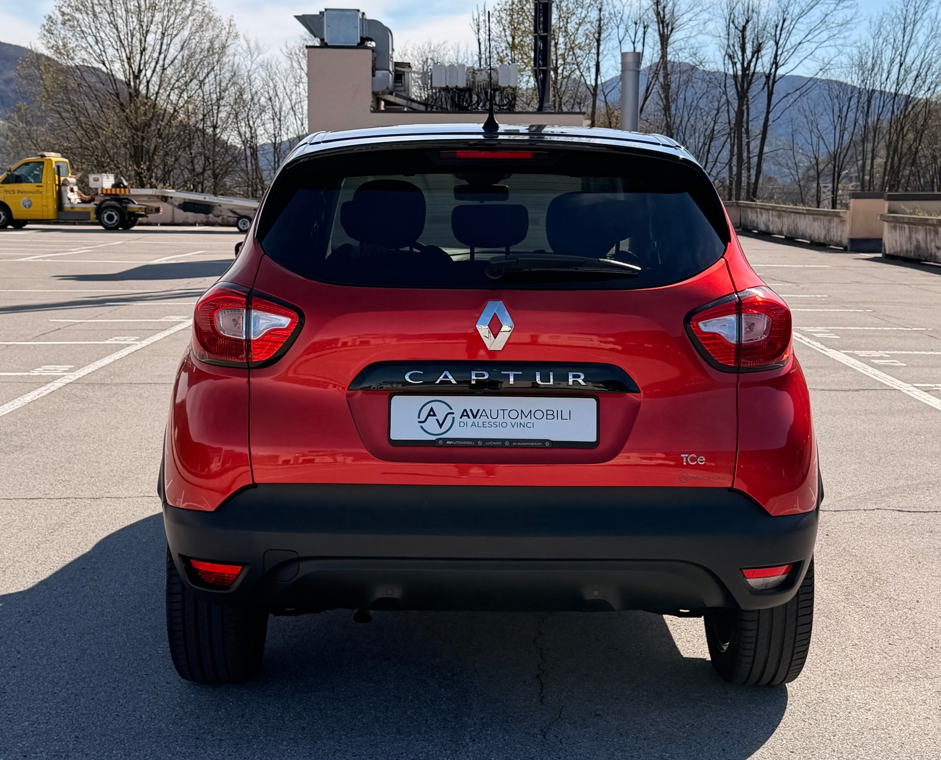 RENAULT Captur 1.2 T 16V Privilège EDC-image-2