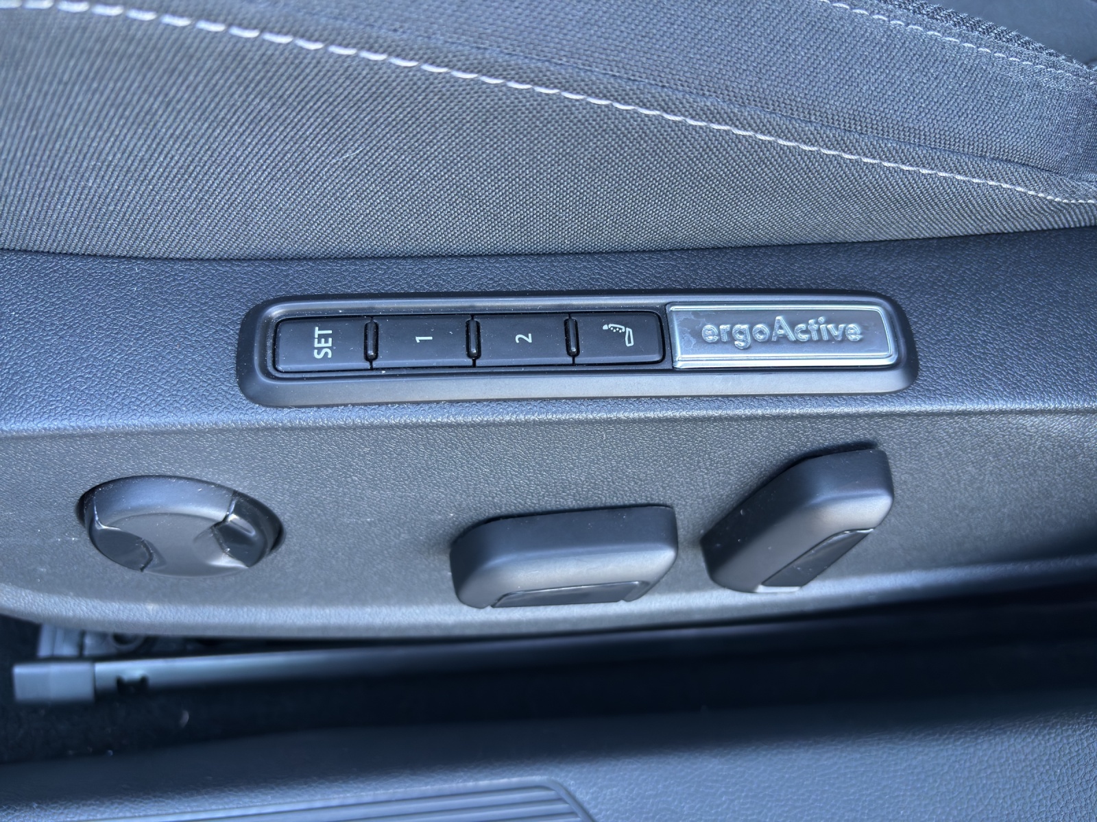 VW Golf 1.5 eTSI mHEV ACT Style DSG mit ergoActive-Sitz elektr. & Memory-image-26