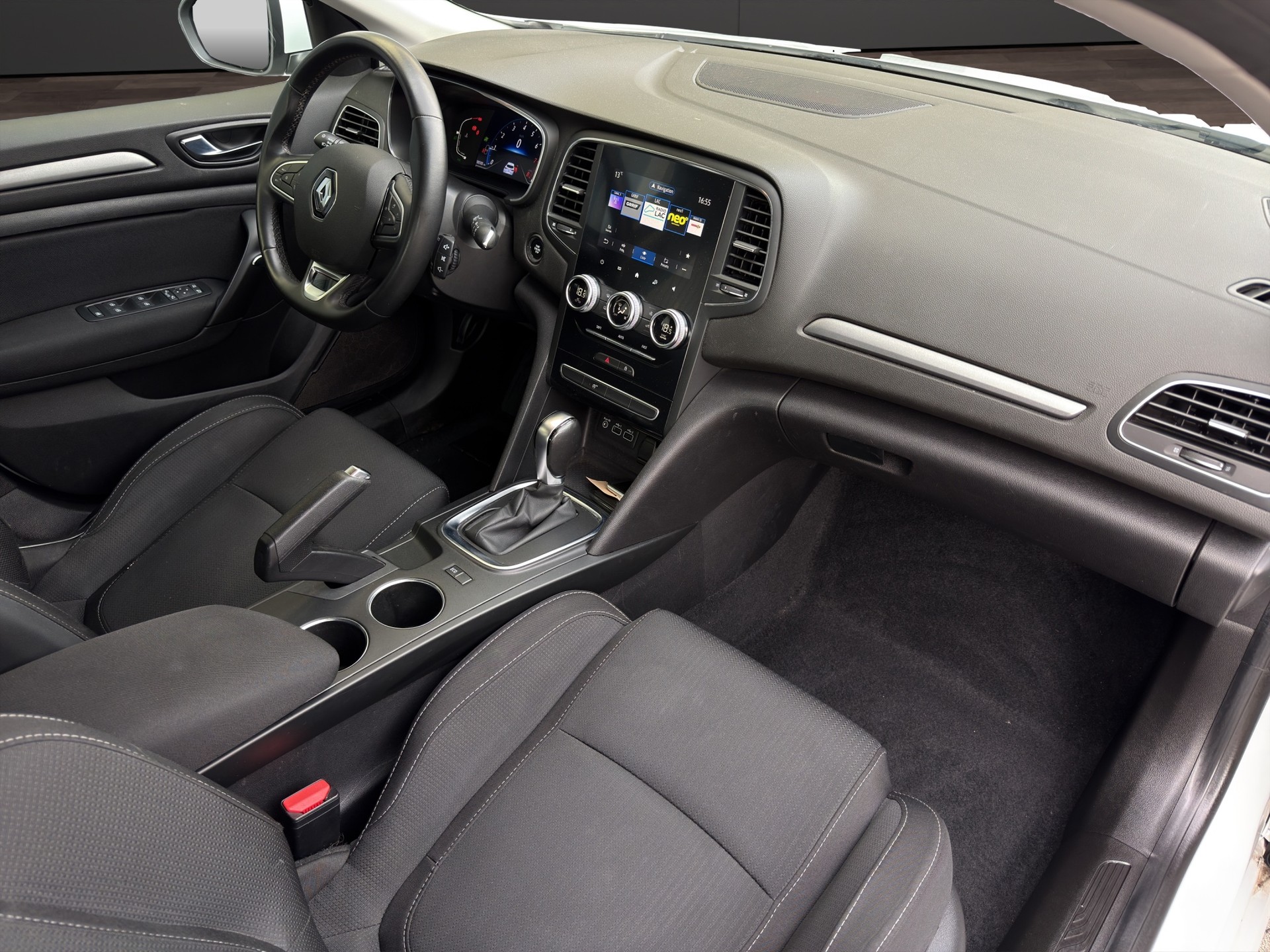 RENAULT Mégane 1.3 16V Turbo Zen EDC-image-18