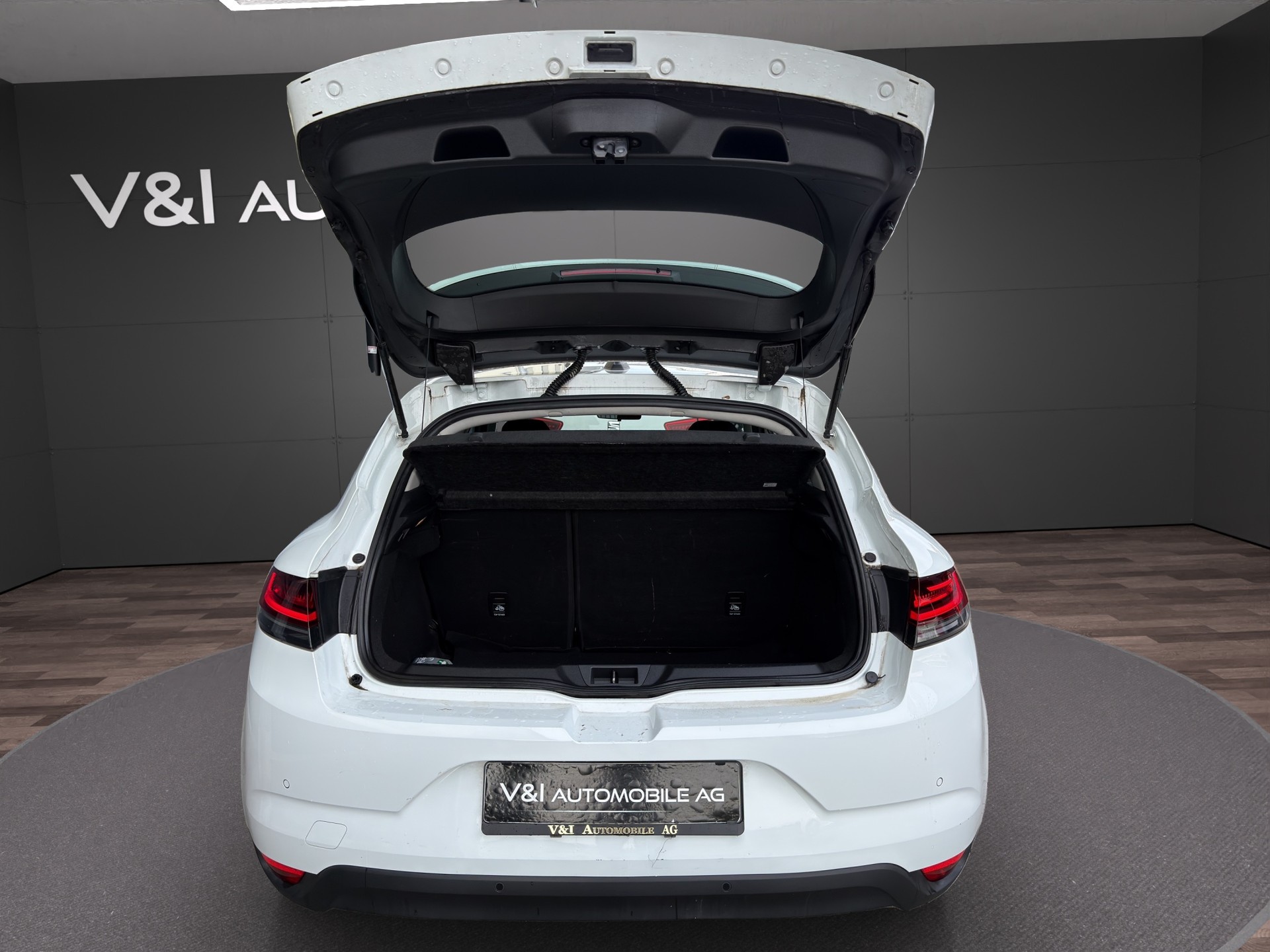 RENAULT Mégane 1.3 16V Turbo Zen EDC-image-23